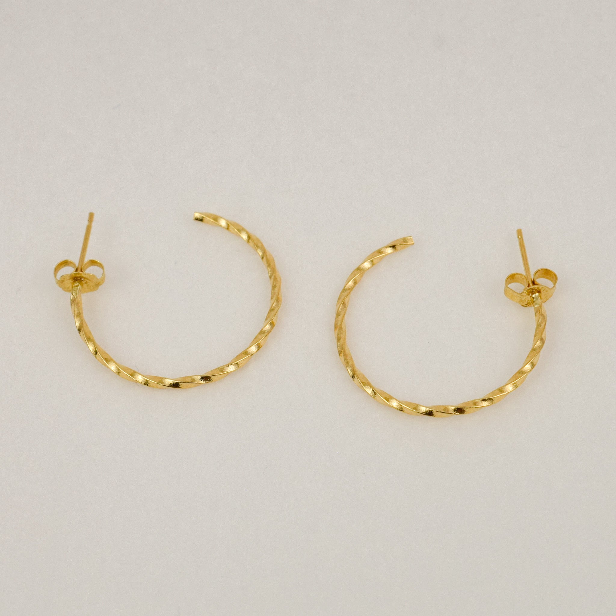 23.2 Twist Hoops