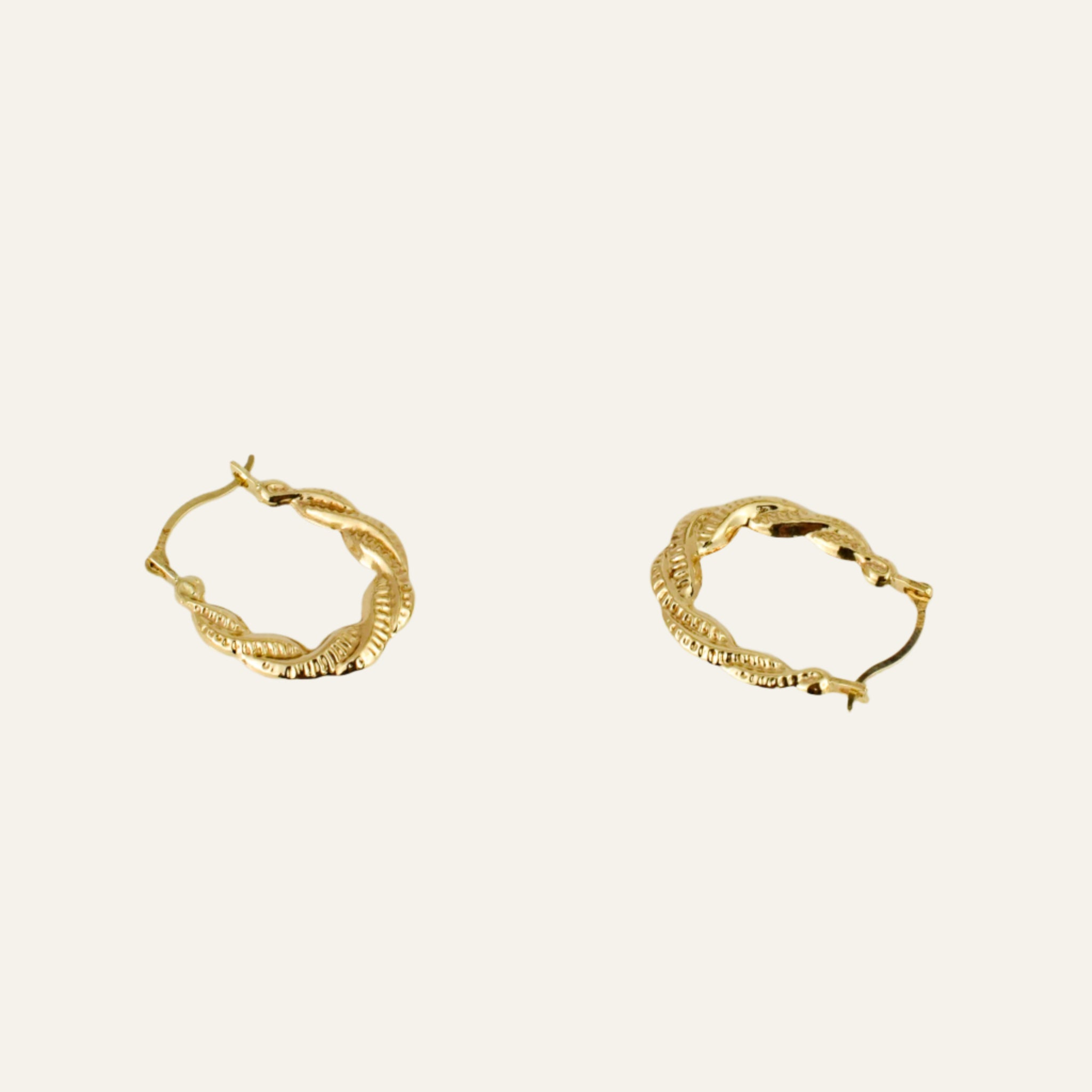 17mm Dainty Twist Hoops