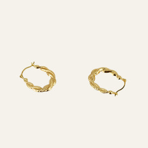 17mm Dainty Twist Hoops