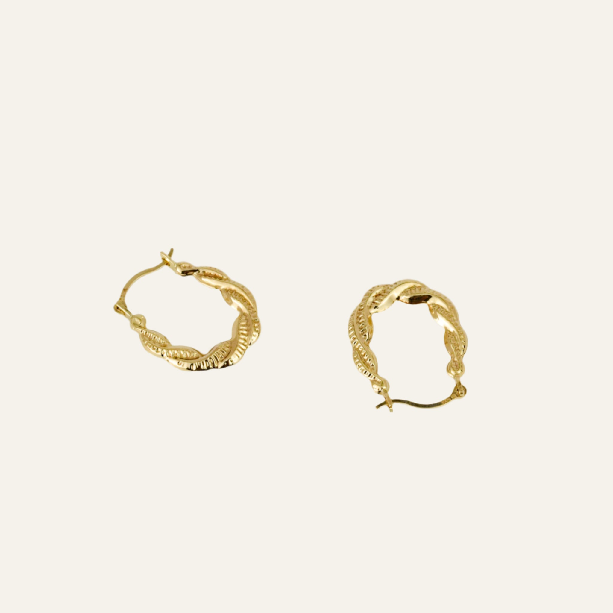 17mm Dainty Twist Hoops