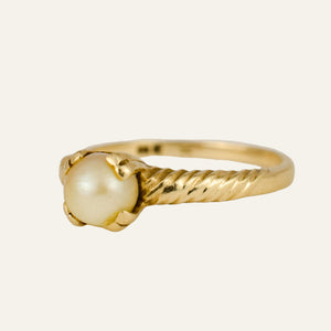 Twist Pearl Ring