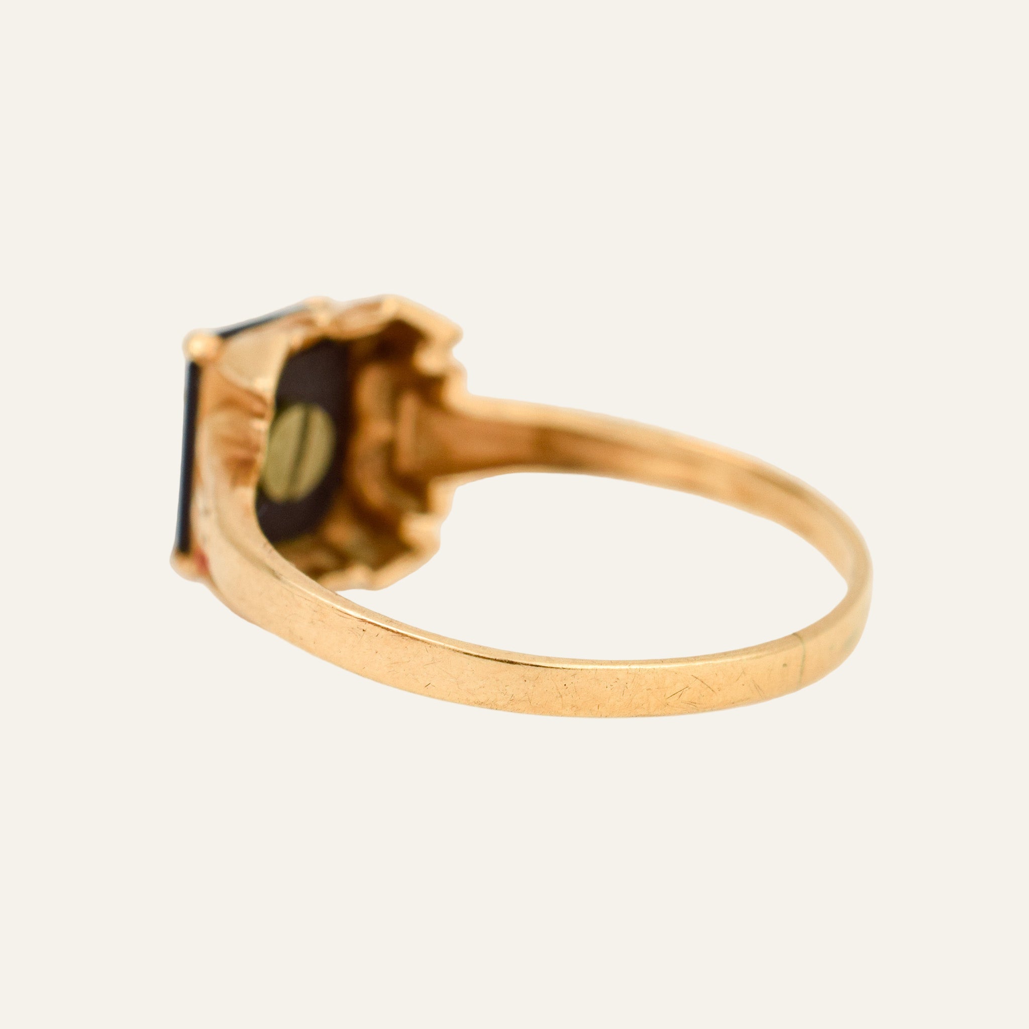 'W' Signet Ring