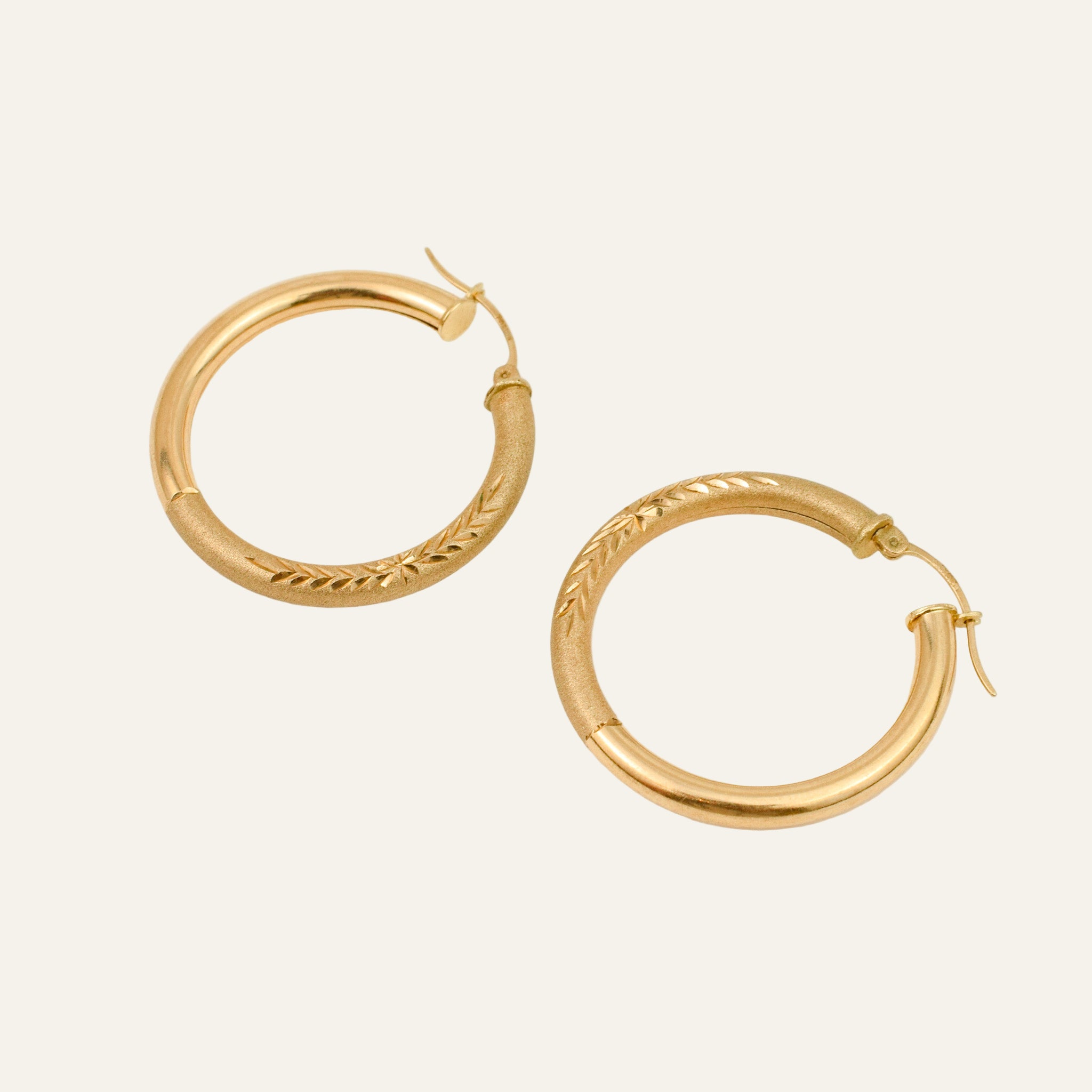 32.8 Multi-Texture Hoops