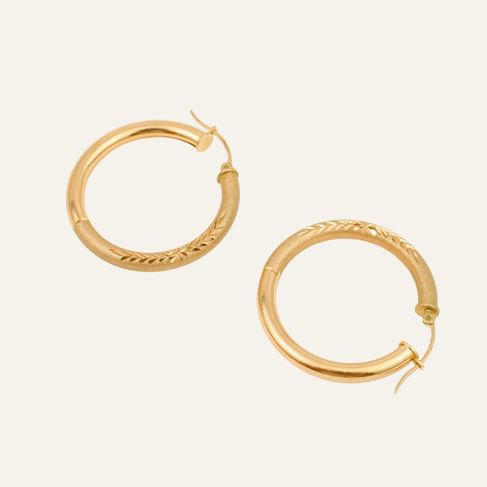 32.8 Multi-Texture Hoops
