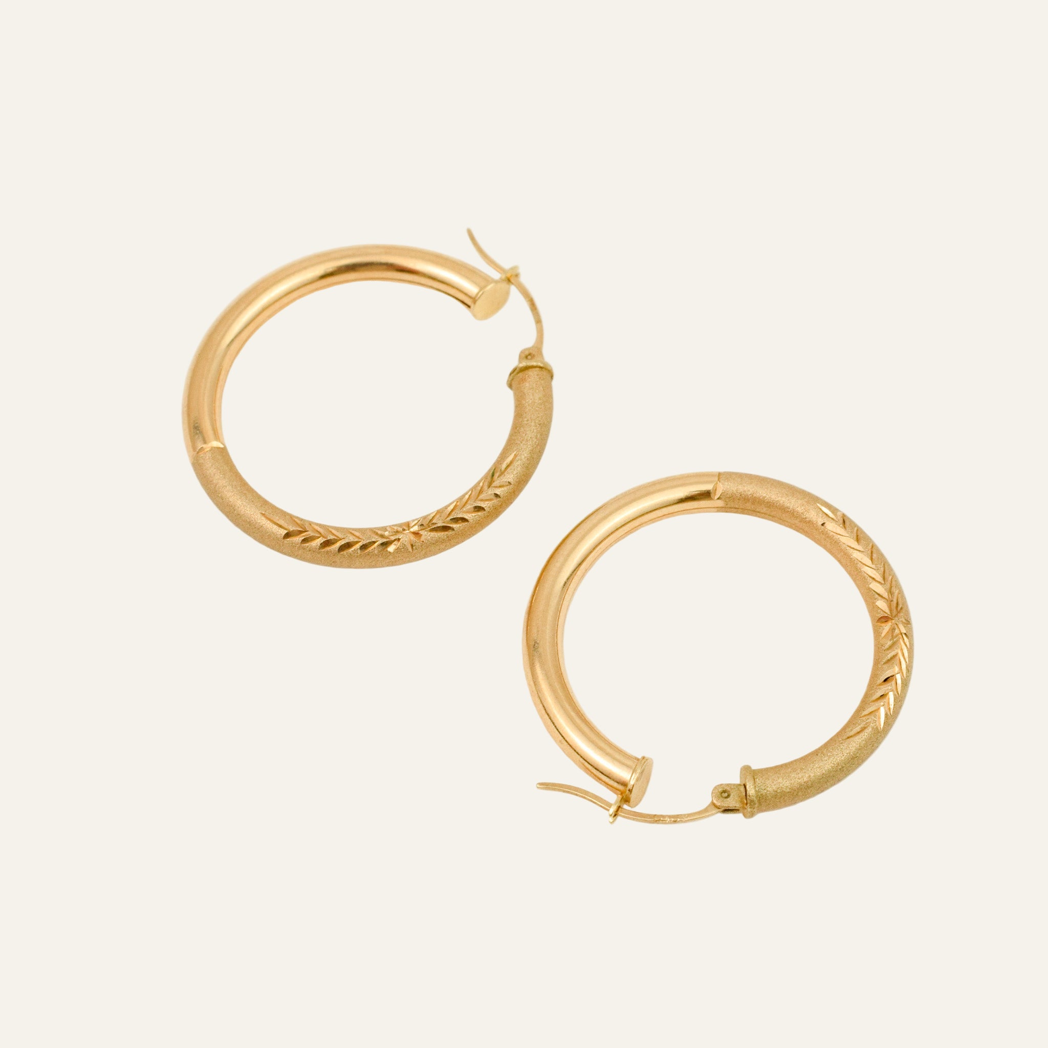 32.8 Multi-Texture Hoops