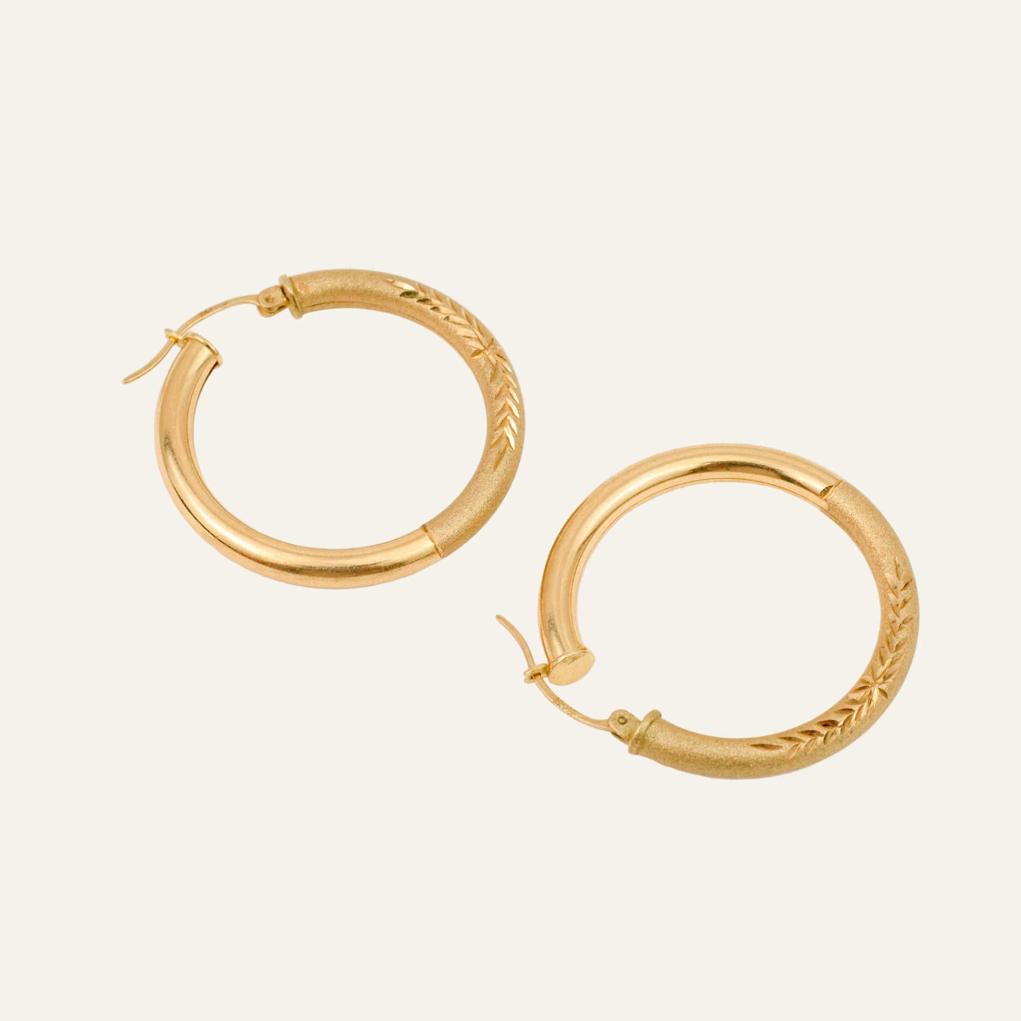 32.8 Multi-Texture Hoops