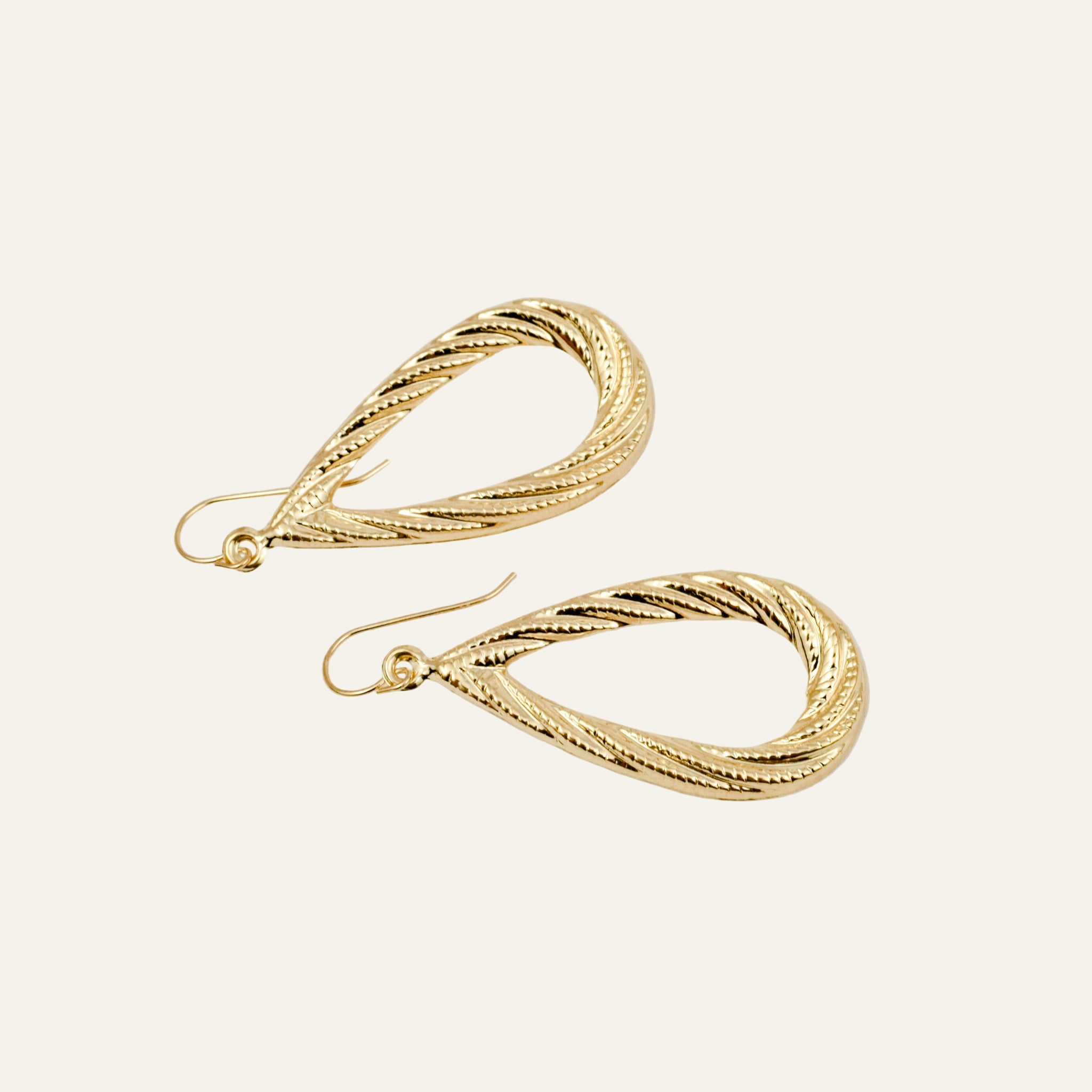 Dangling Tear Drop Earrings