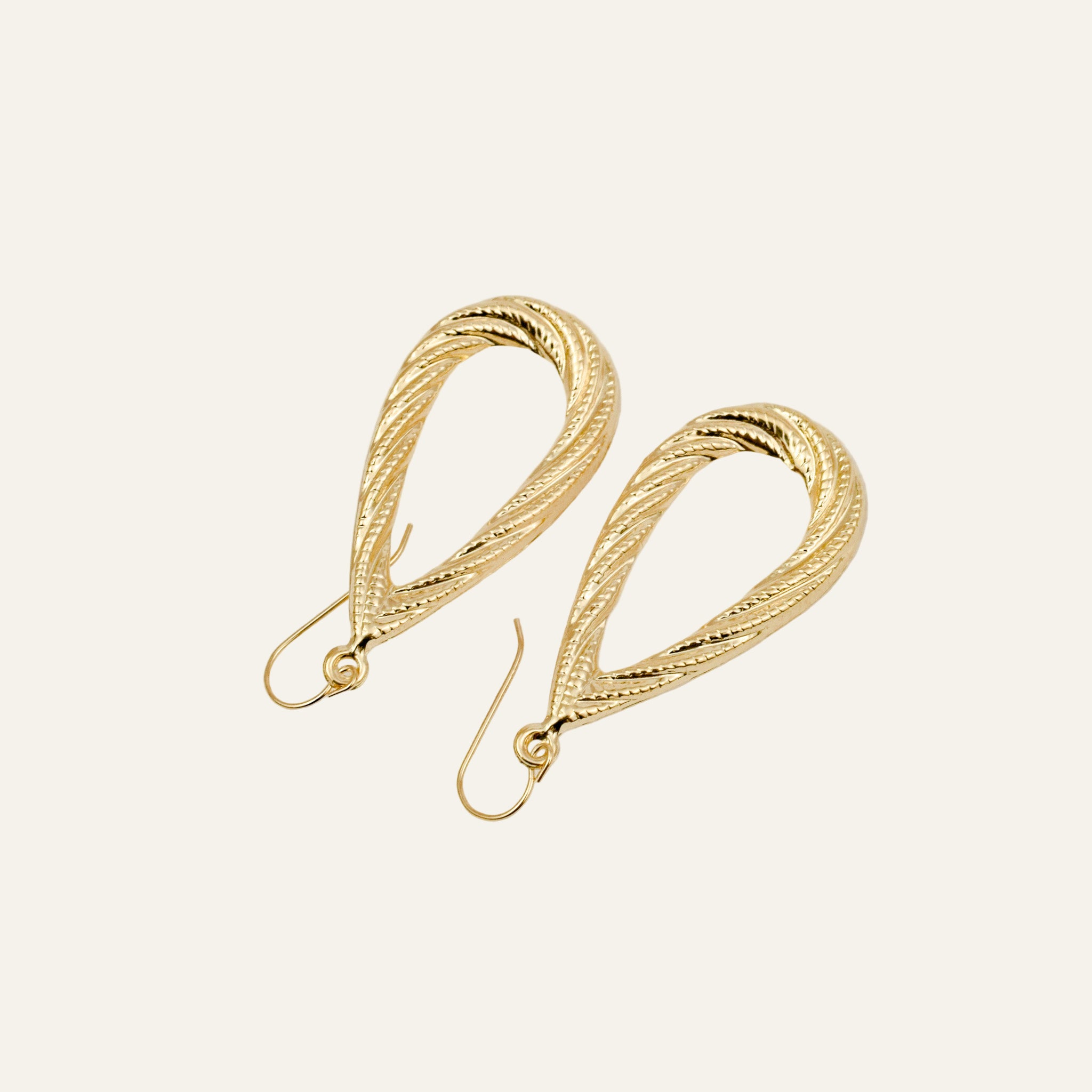 Dangling Tear Drop Earrings