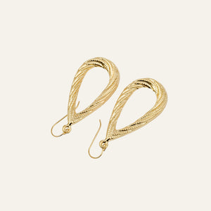 Dangling Tear Drop Earrings