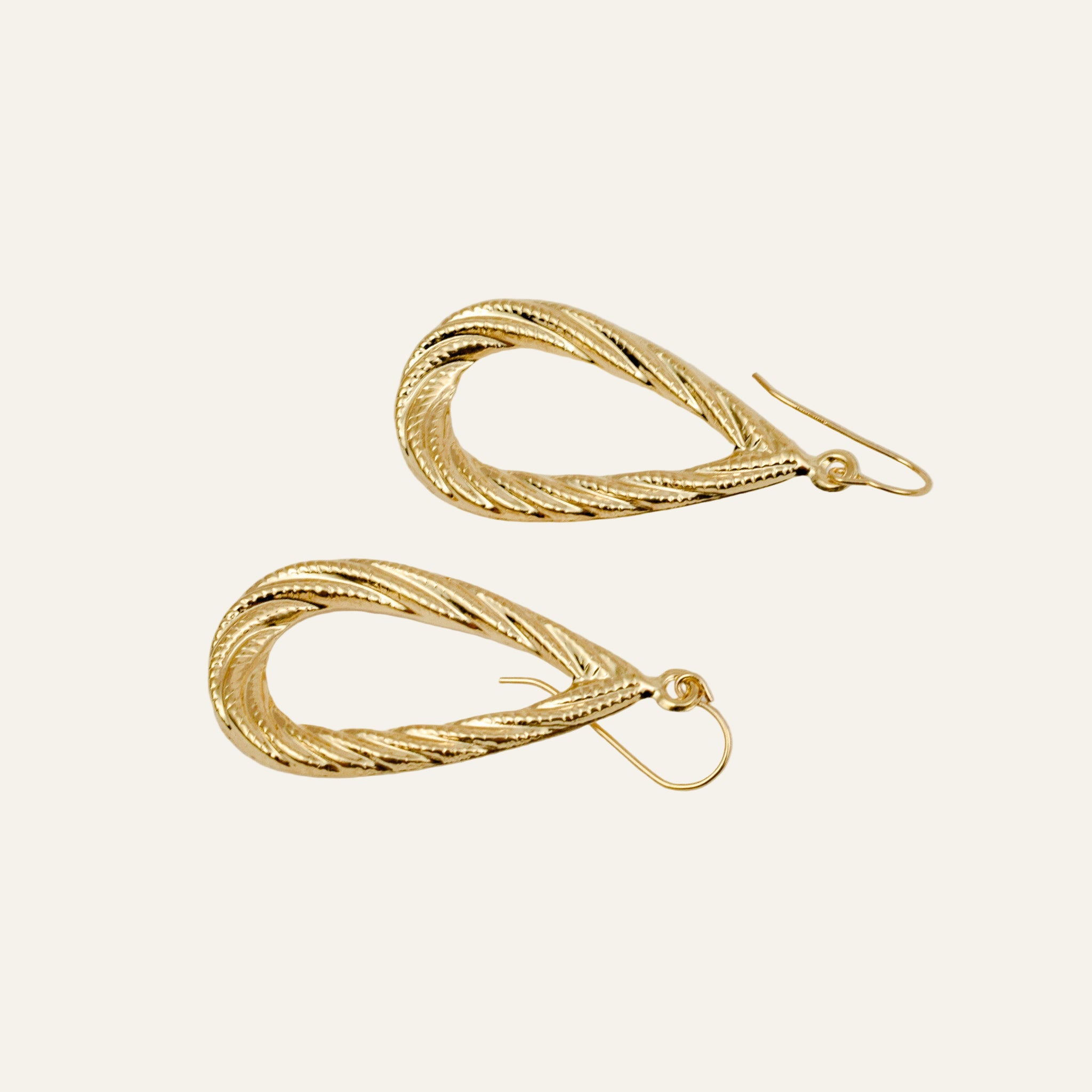 Dangling Tear Drop Earrings