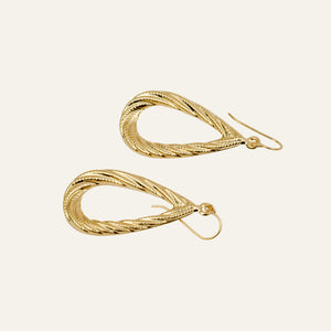 Dangling Tear Drop Earrings