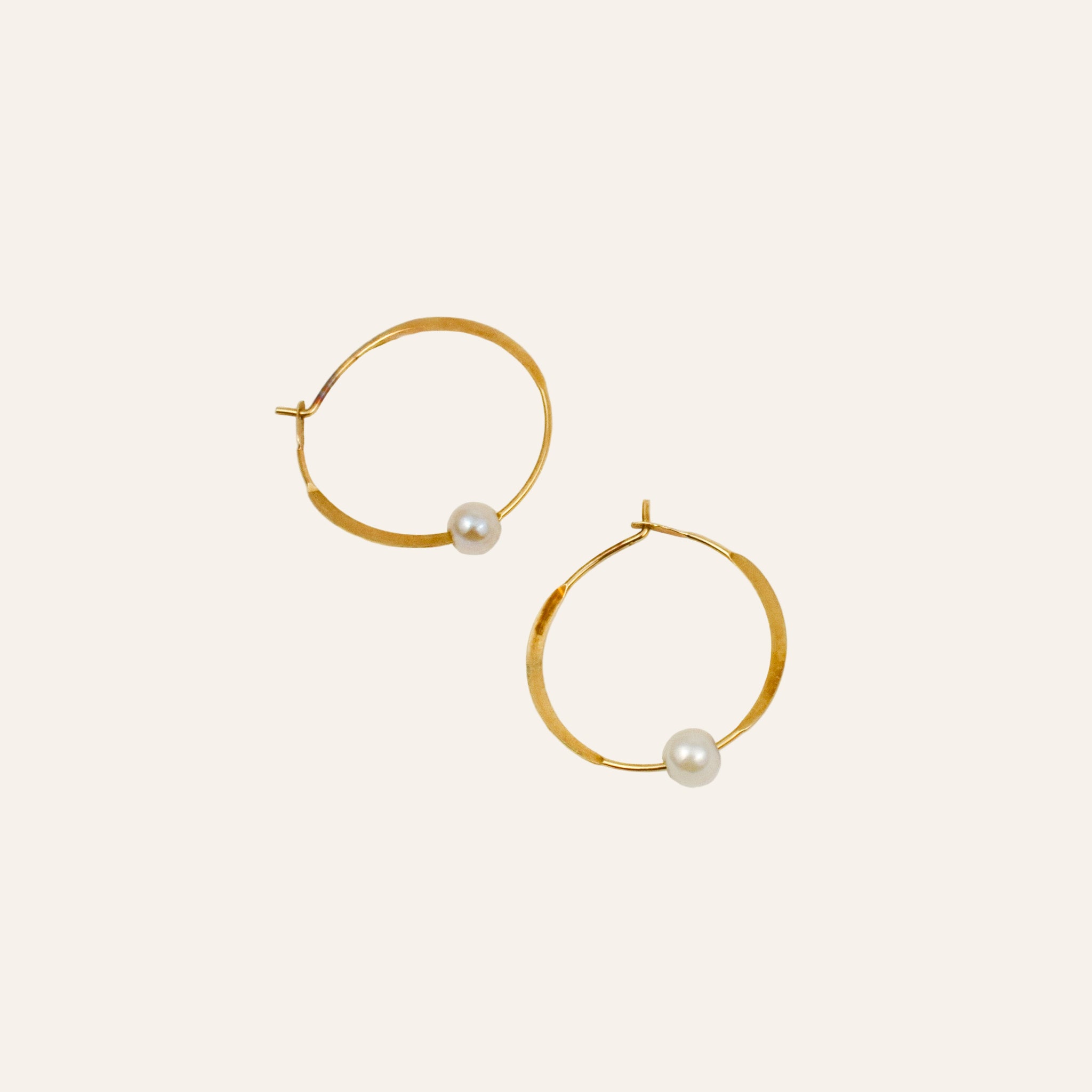 Knife Edge Pearl Hoop