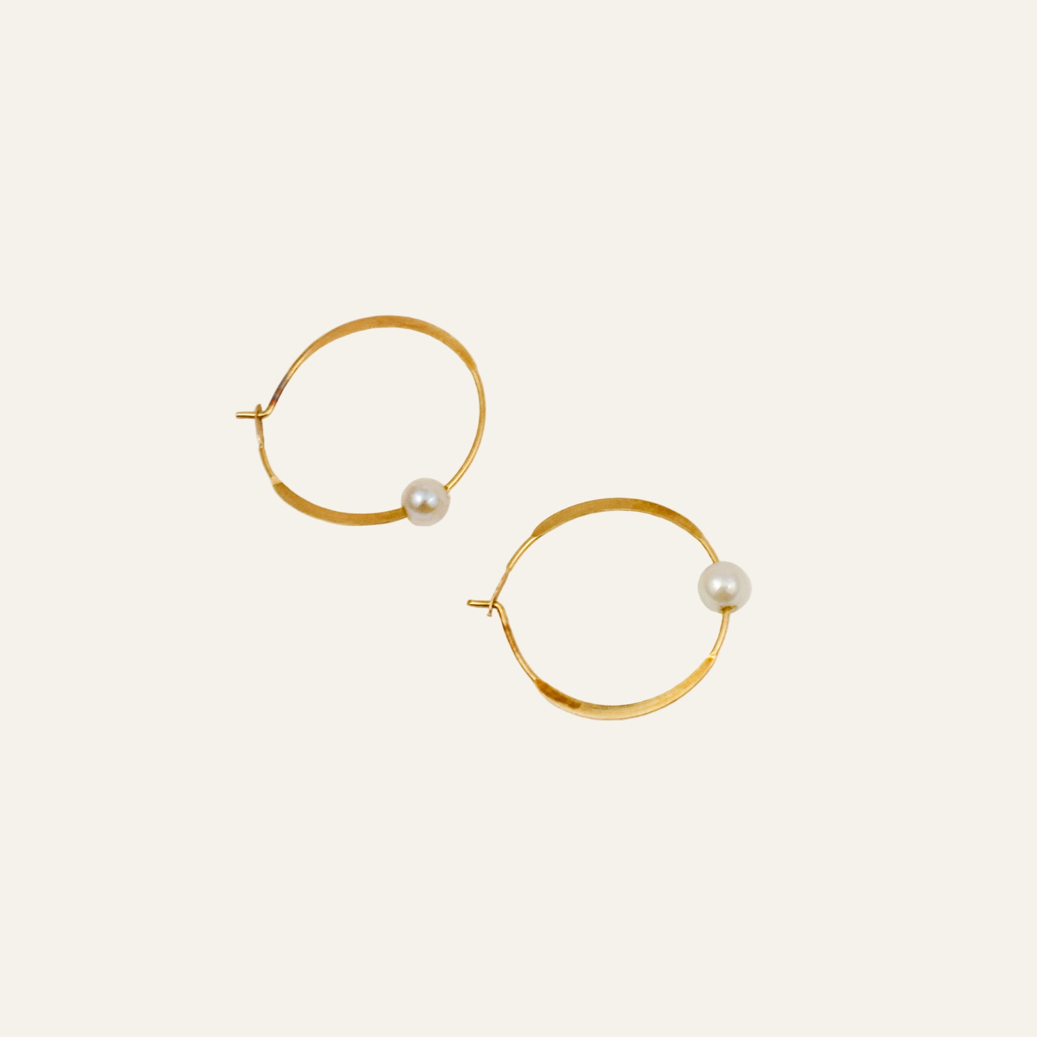 Knife Edge Pearl Hoop