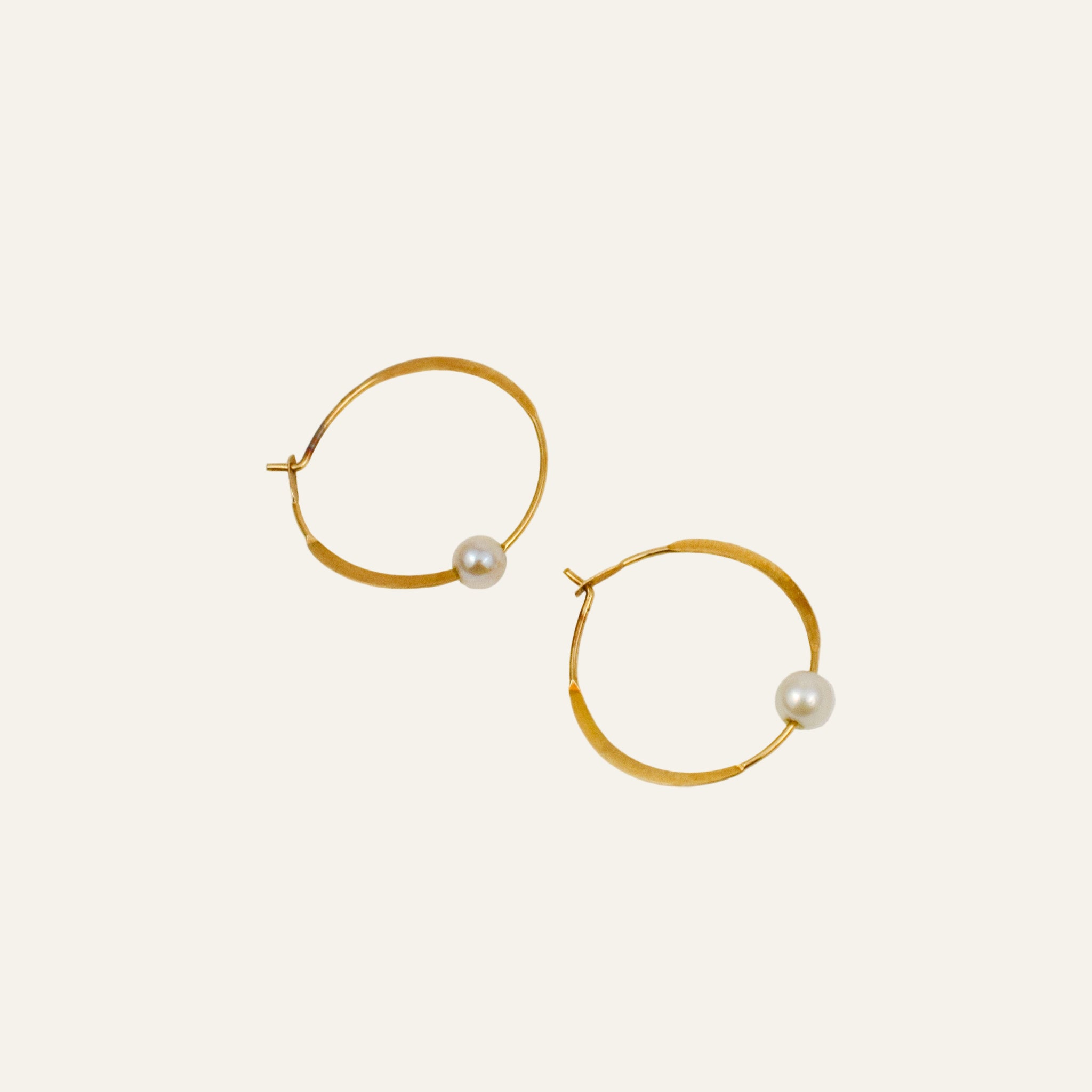 Knife Edge Pearl Hoop