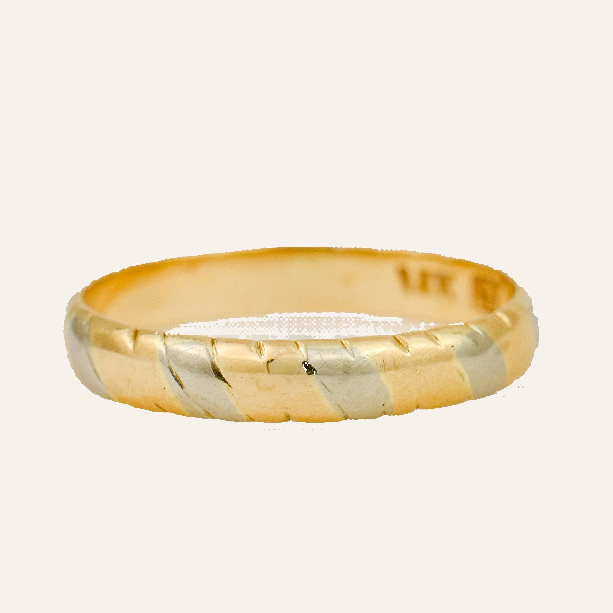 3.3mm Two-Tone Scalloped Gold Band