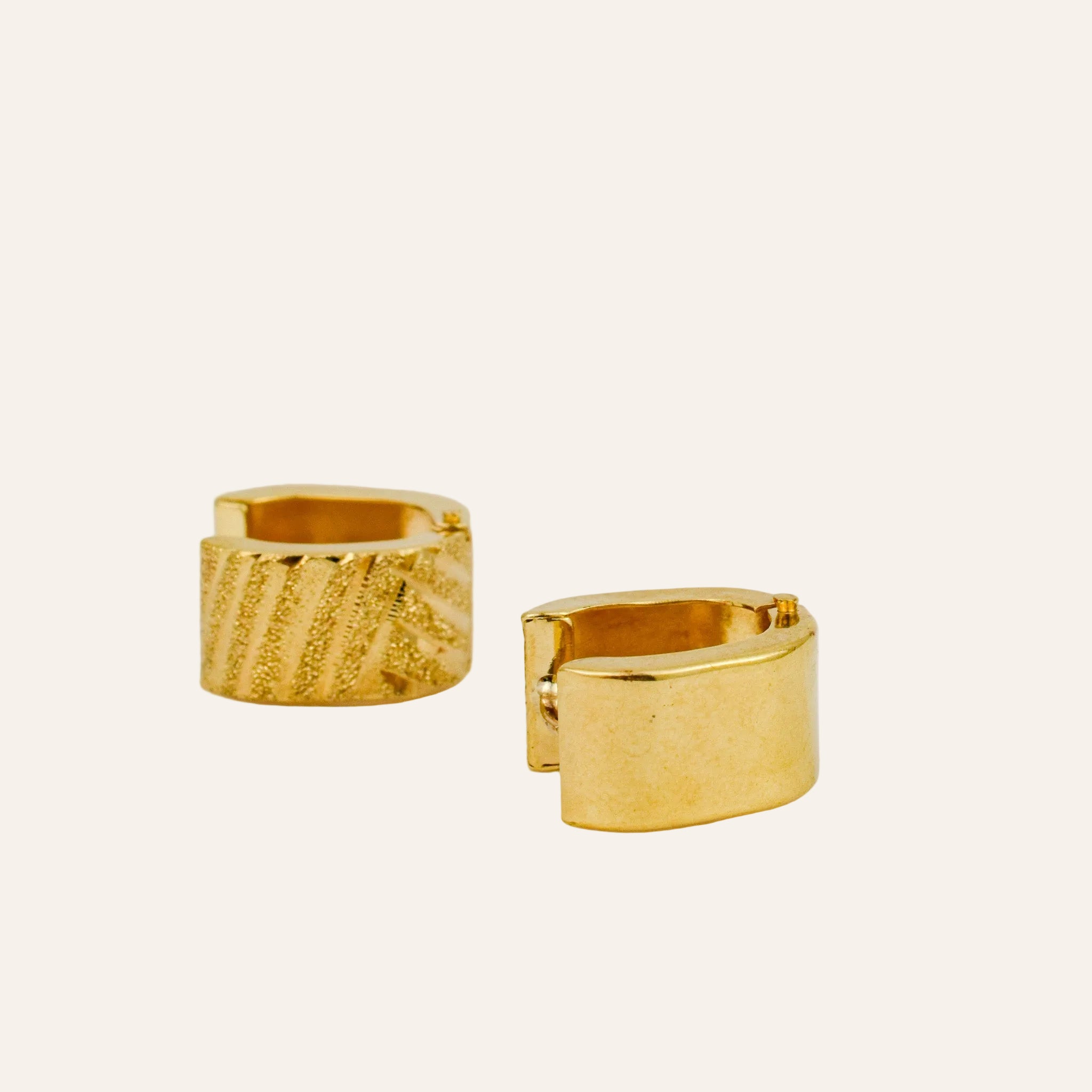 14.3mm Wide Textured Huggies