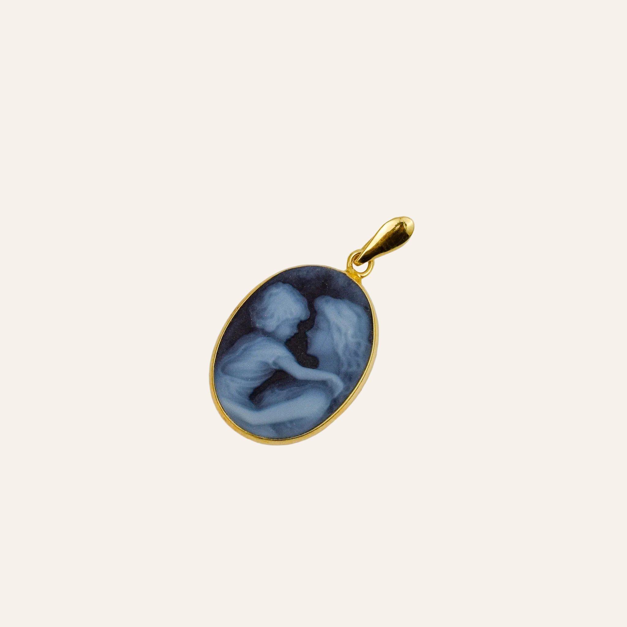 Vintage Oval Cameo Pendant