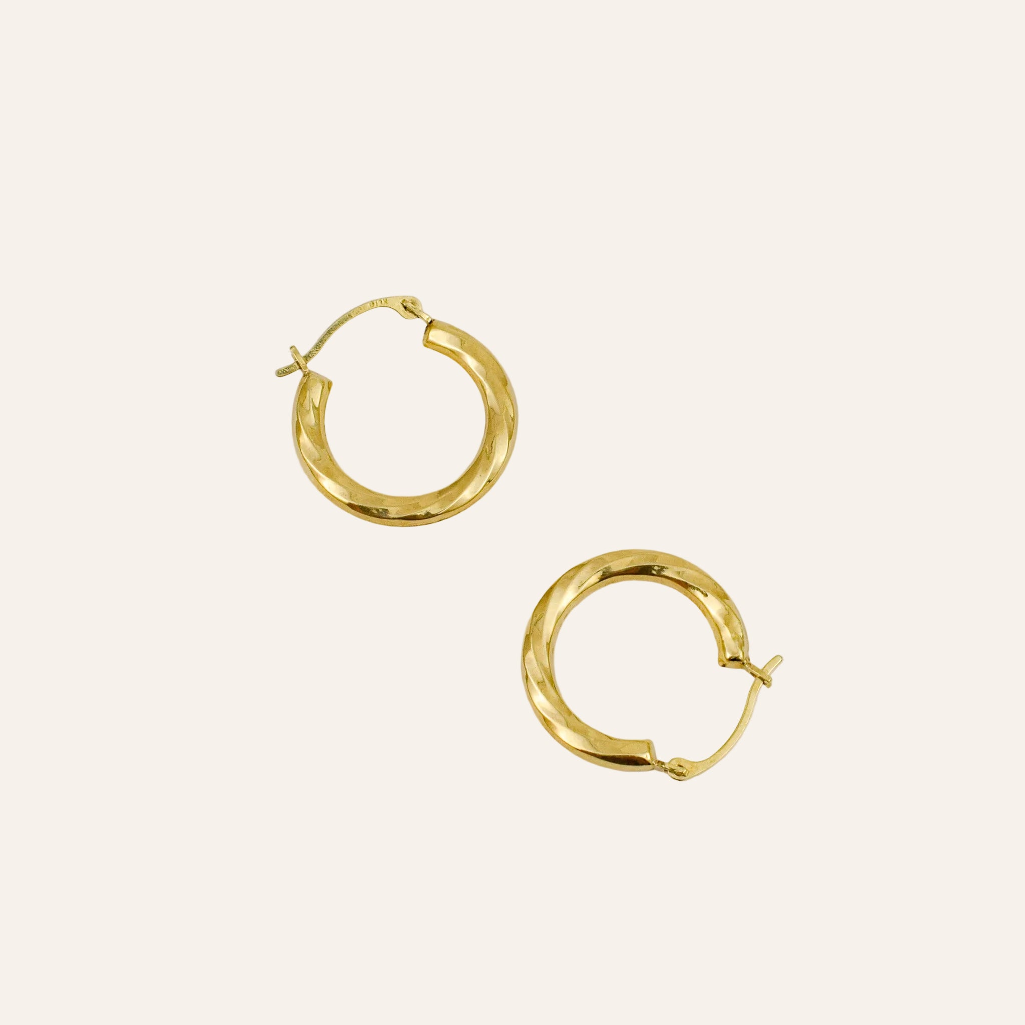 19mm Twist Hoops