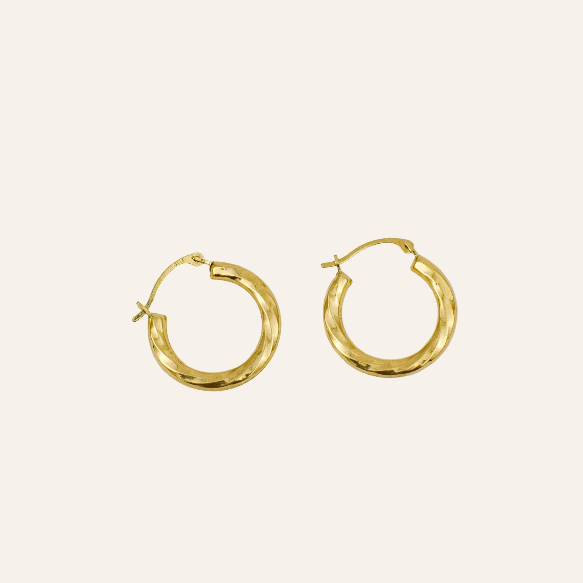 19mm Twist Hoops