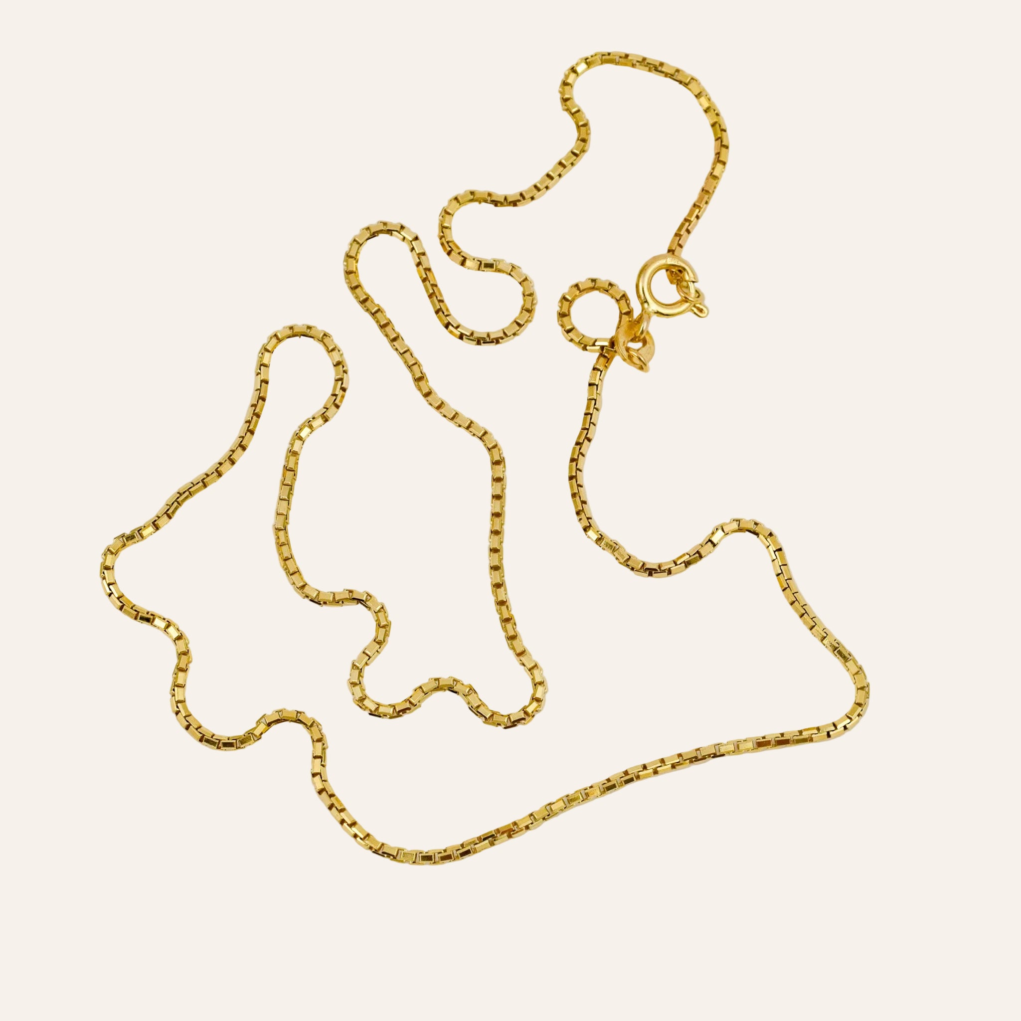 18" Rounded Box Chain Necklace