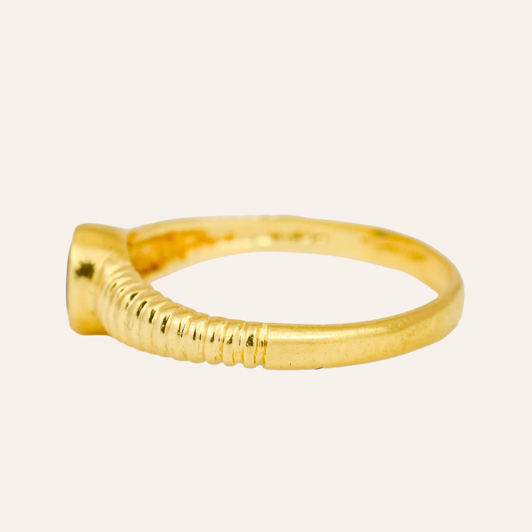 Ribbed Sapphire Ring