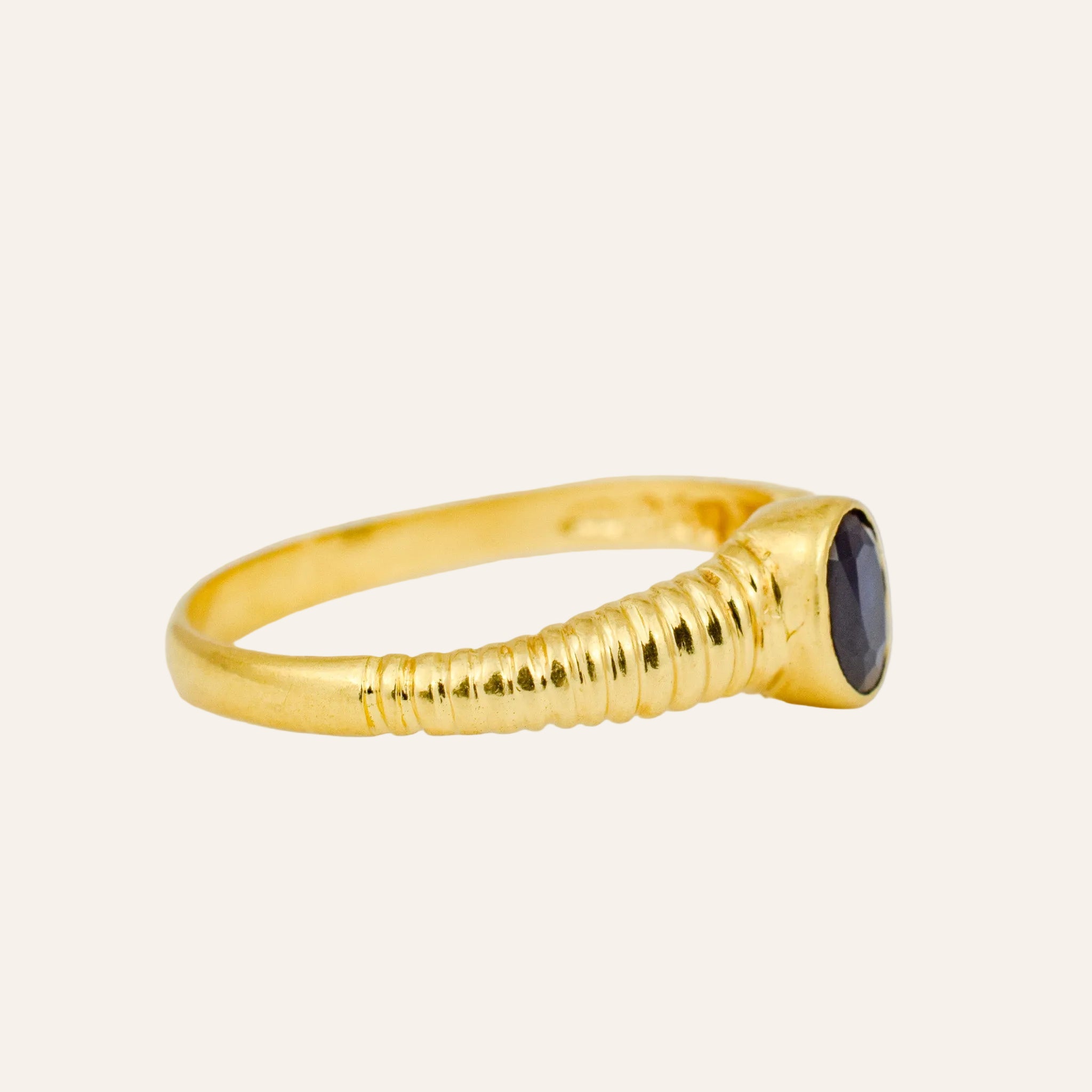 Ribbed Sapphire Ring