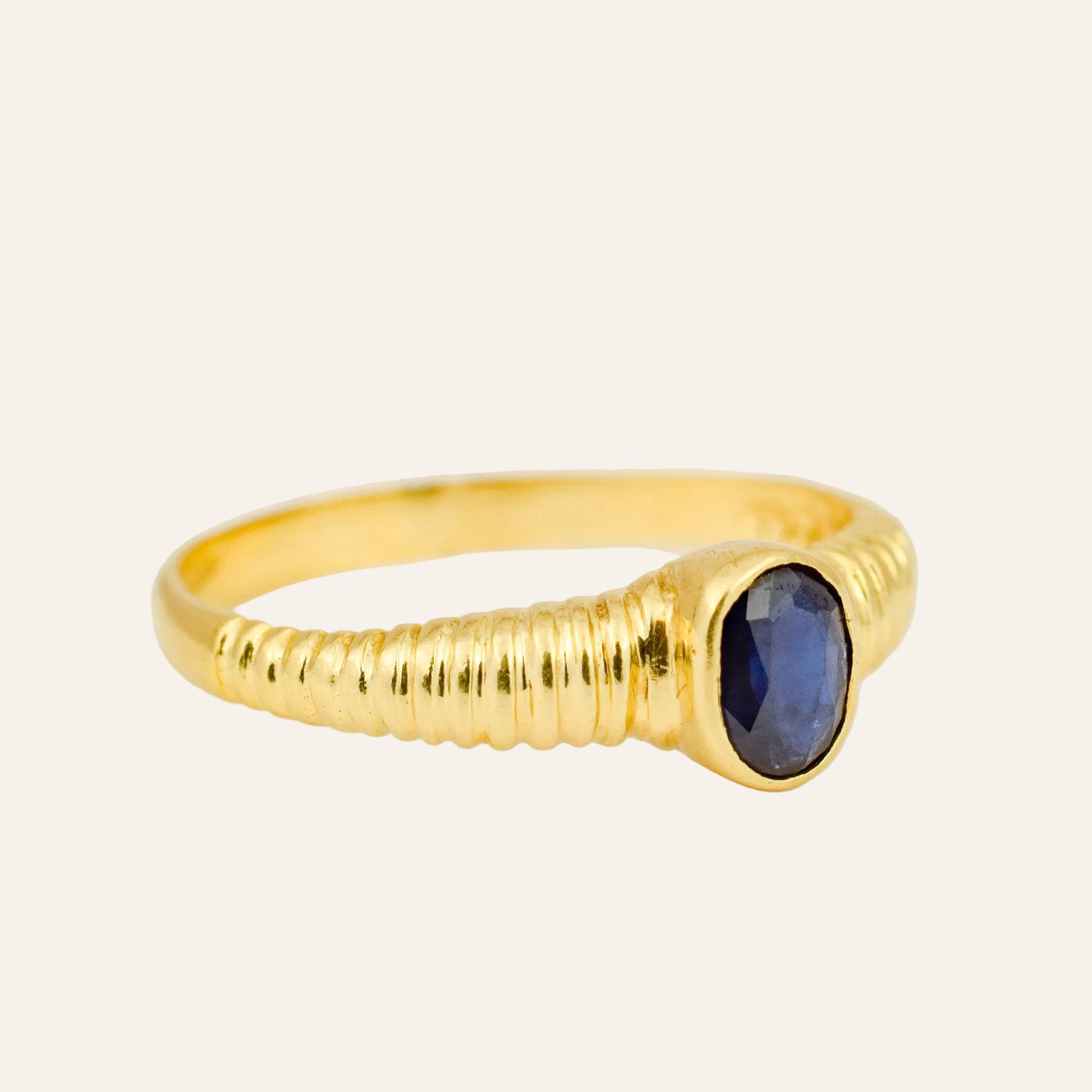 Ribbed Sapphire Ring