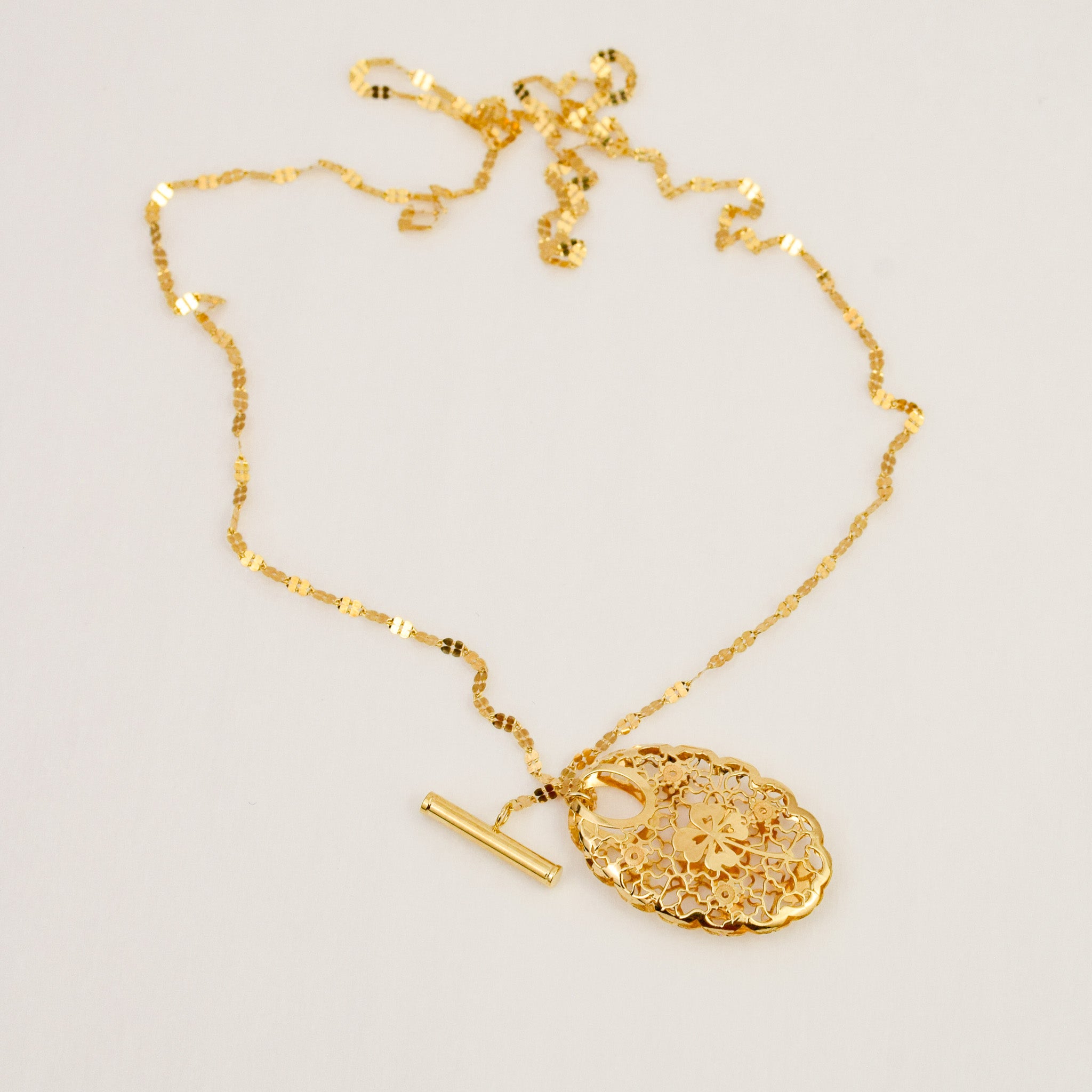 18" Sparkling Clover Necklace