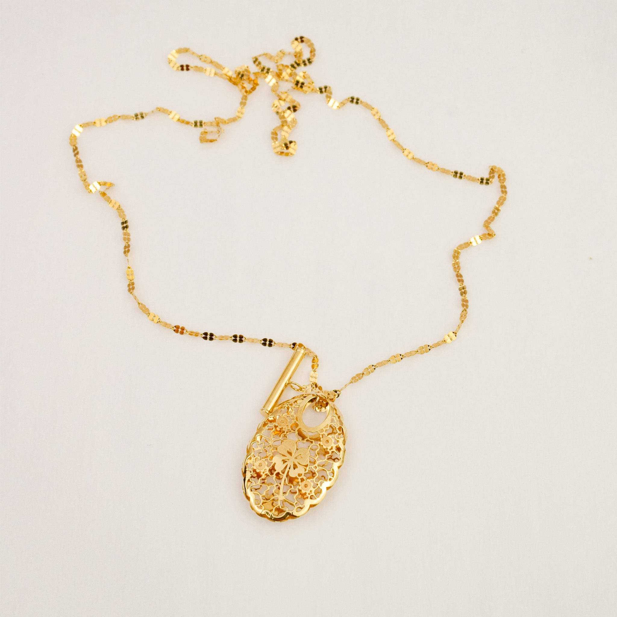 18" Sparkling Clover Necklace