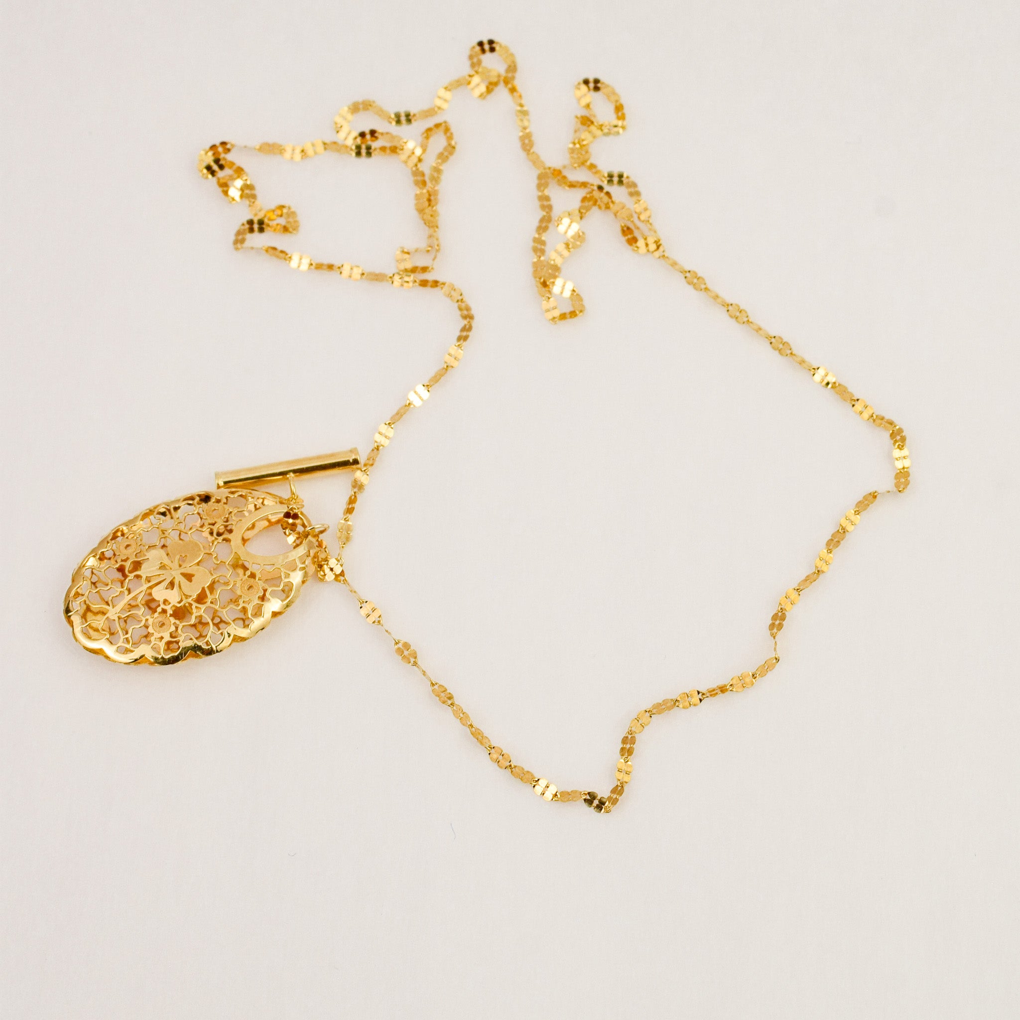 18" Sparkling Clover Necklace
