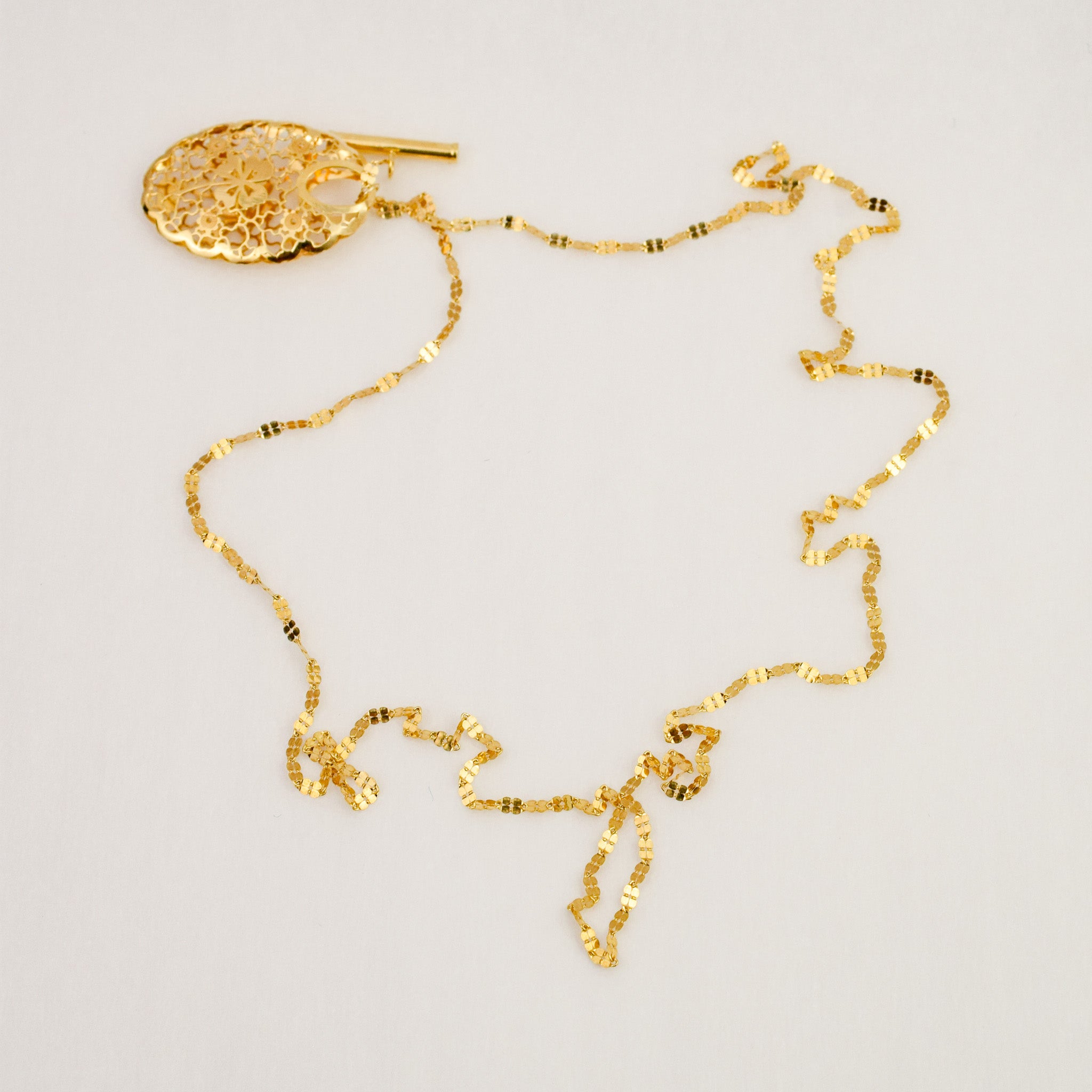 18" Sparkling Clover Necklace