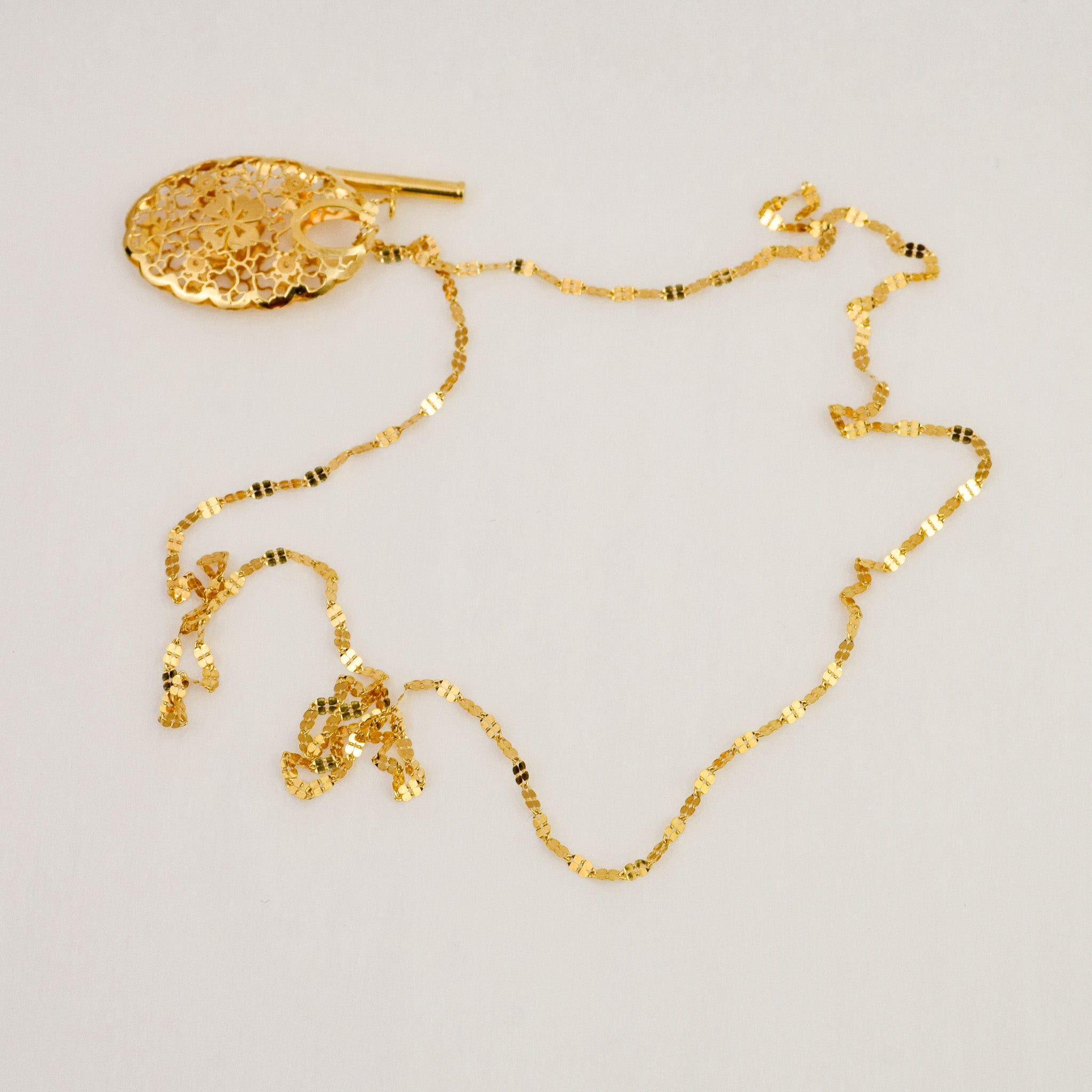18" Sparkling Clover Necklace