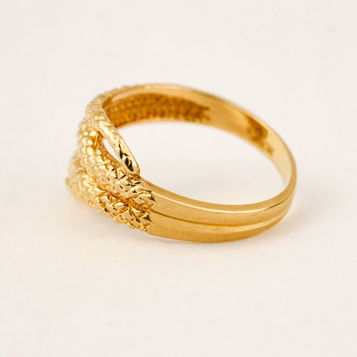 Red-Eyed Snake Ring