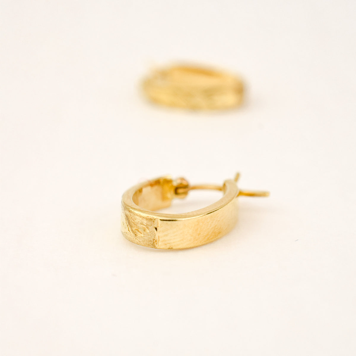 Diamond Cut Leaf 17.8mm Hoops