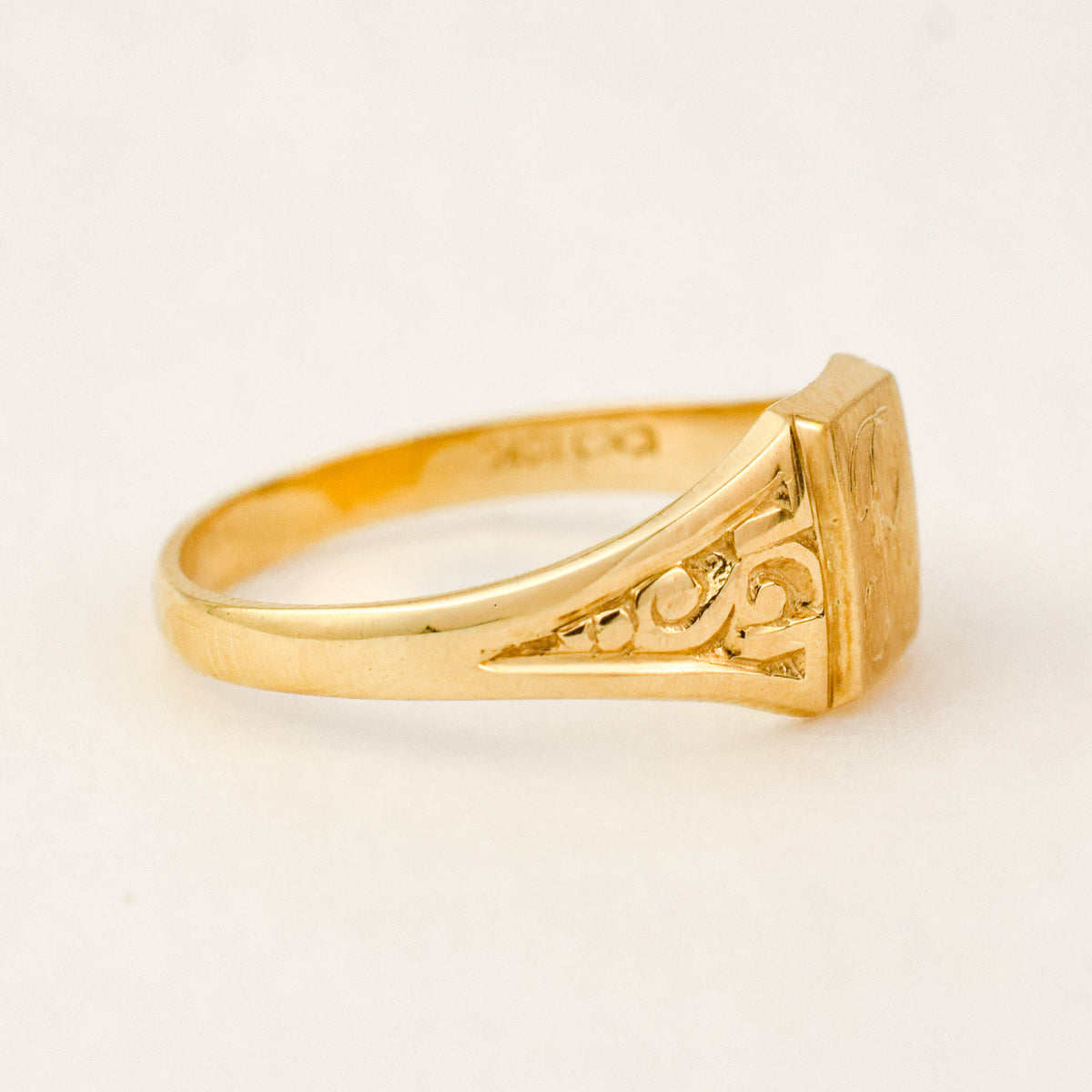 'R' Signet Ring