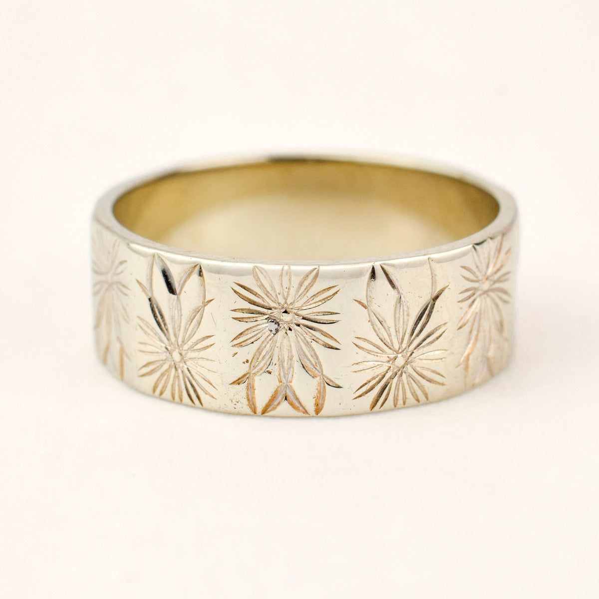 Engraved Daisy 8.2mm Cigar Band