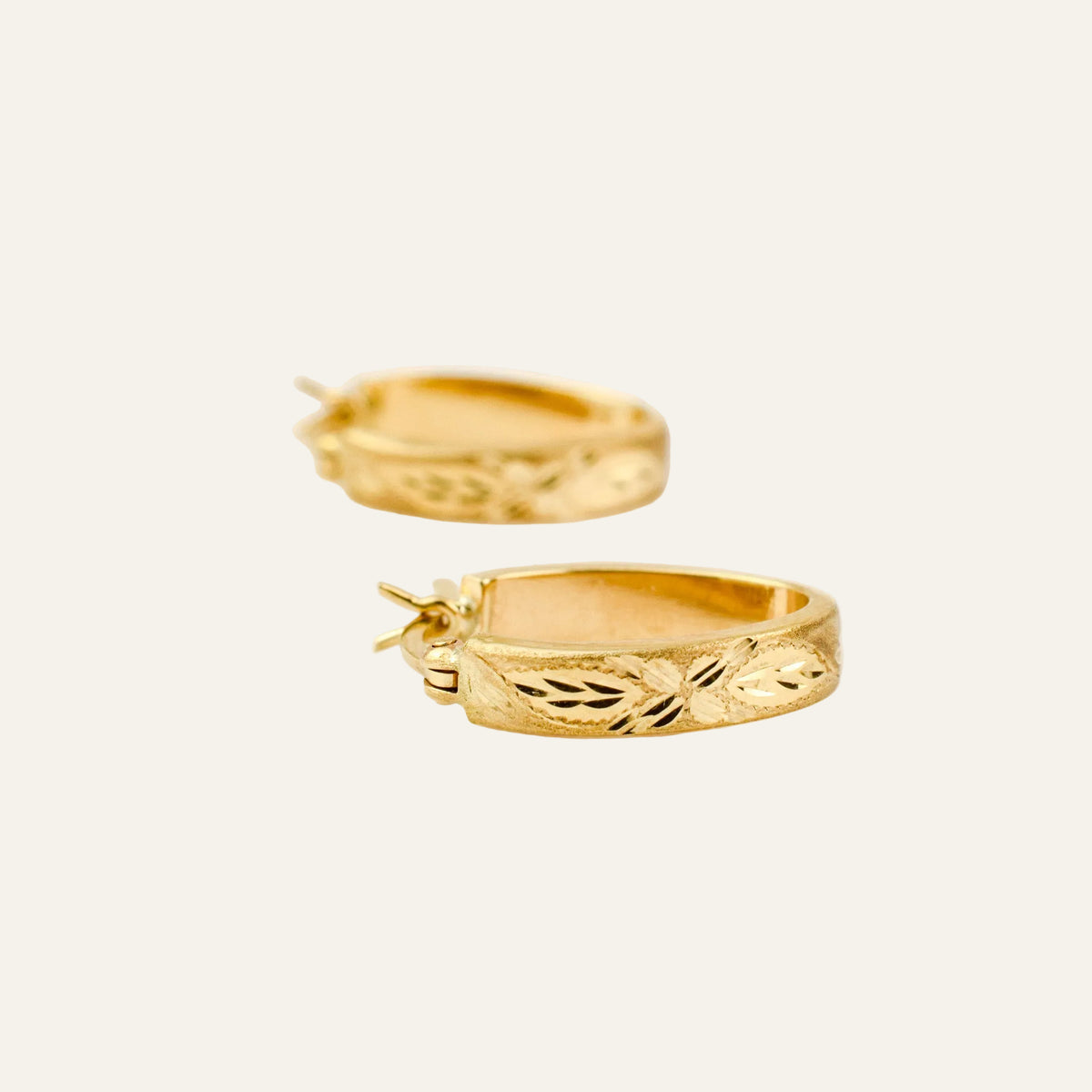 Diamond Cut Leaf 17.8mm Hoops