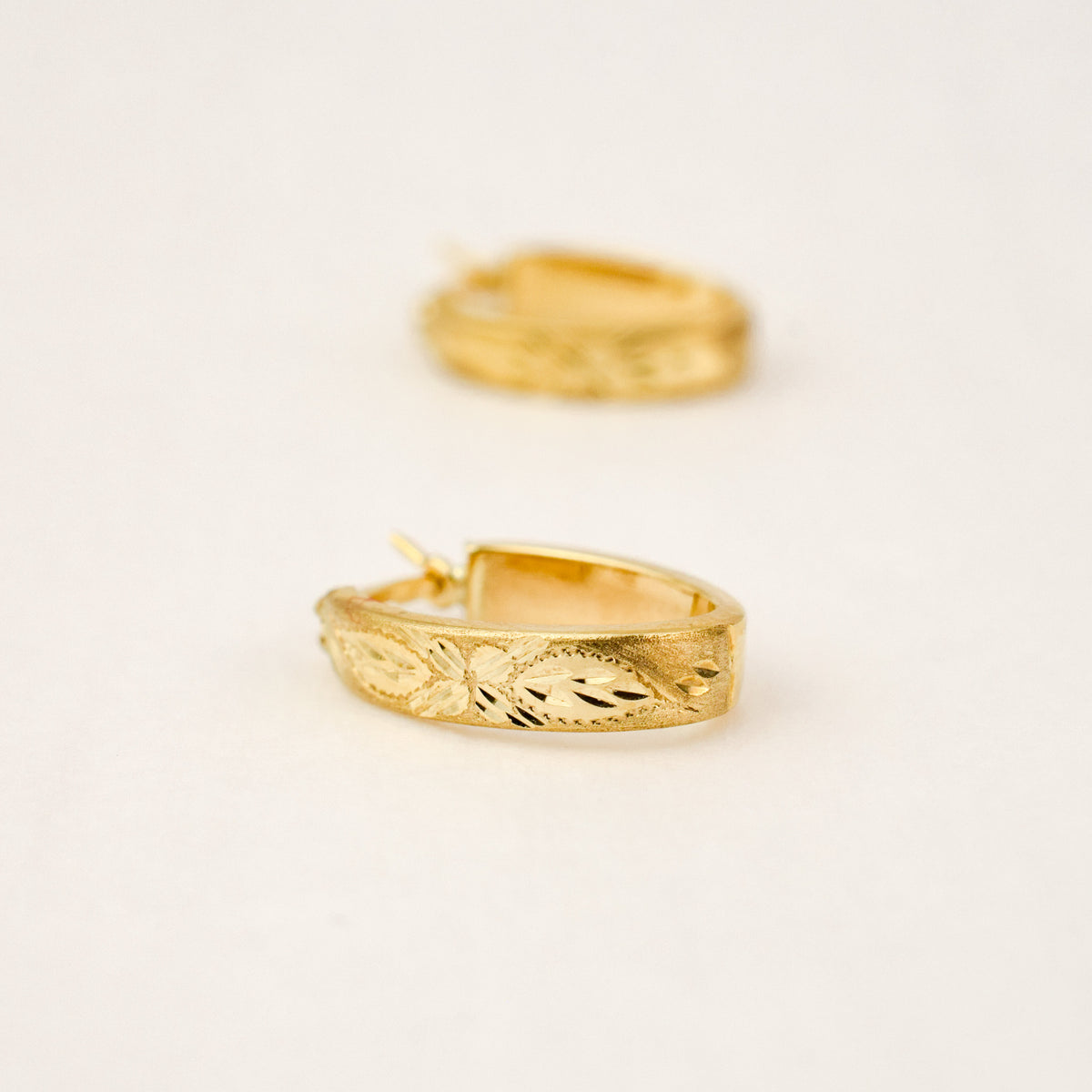 Diamond Cut Leaf 17.8mm Hoops