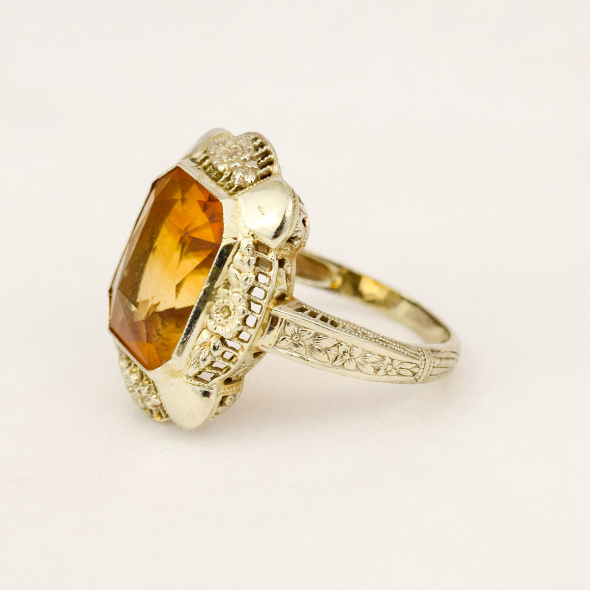 White Gold Citrine Ring