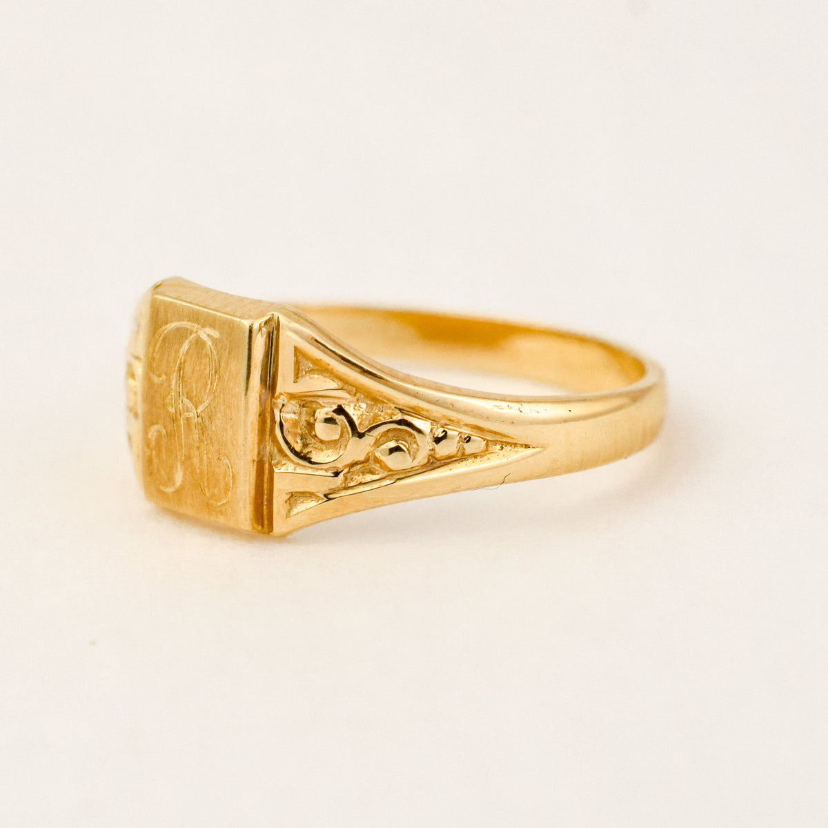 'R' Signet Ring