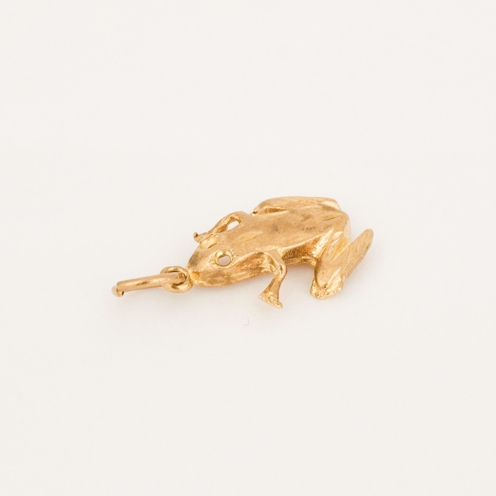vintage gold frog pendant