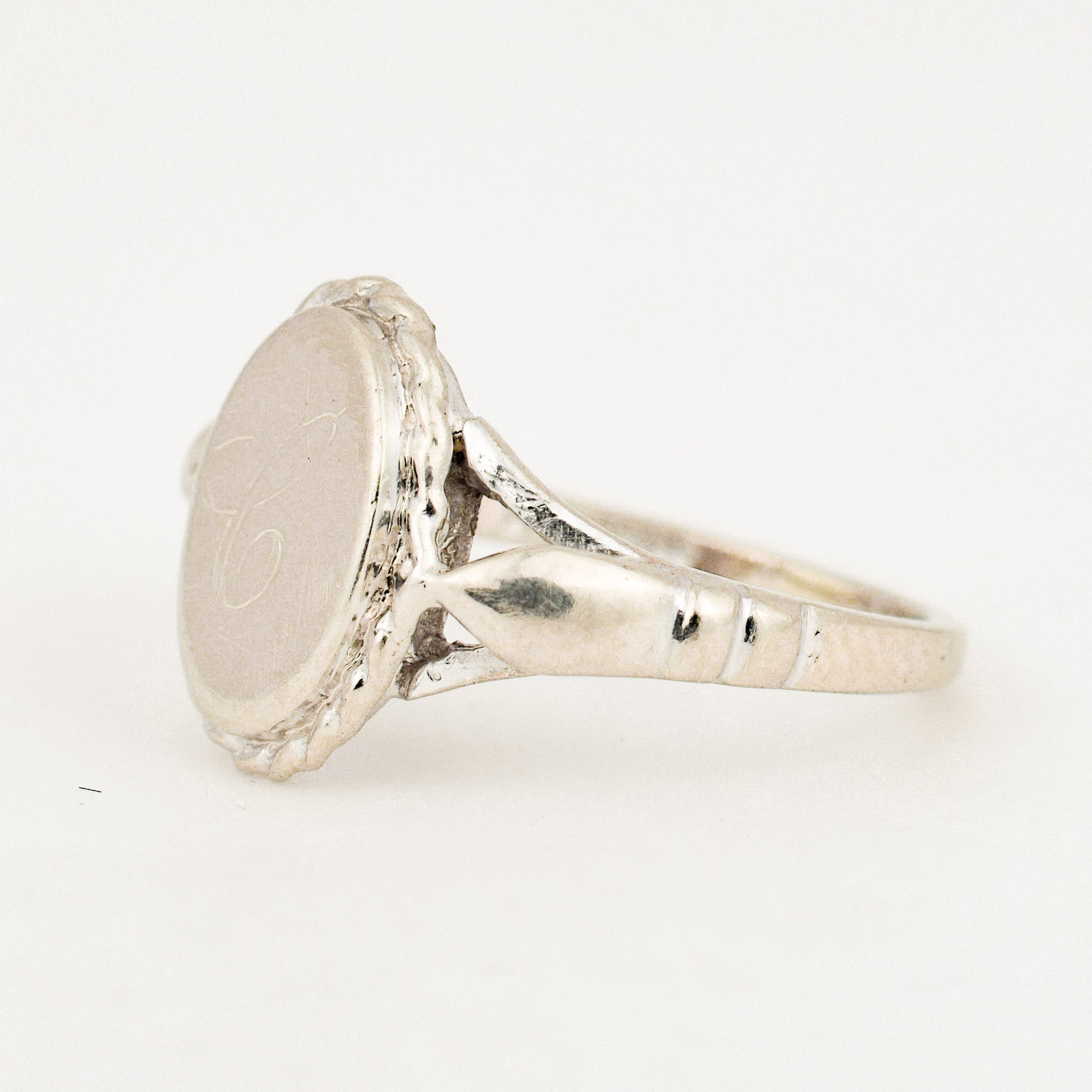 Cursive 'C' Signet Ring