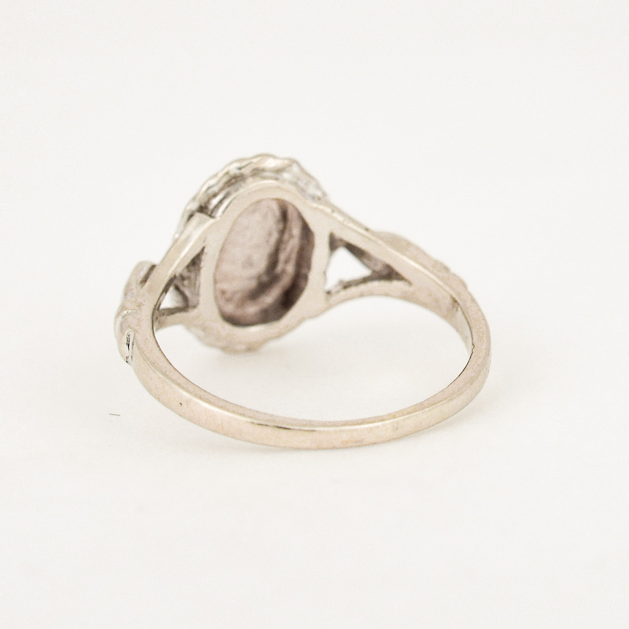 Cursive 'C' Signet Ring