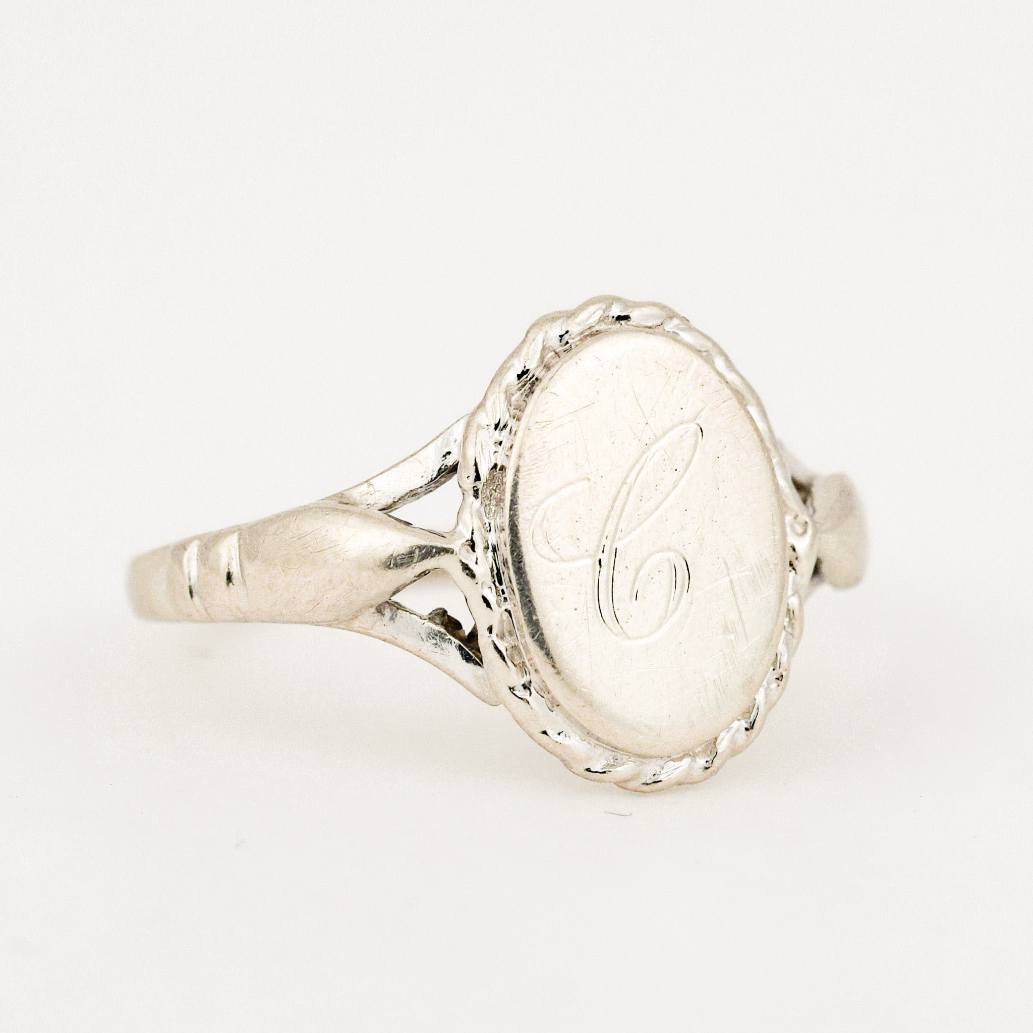 Cursive 'C' Signet Ring