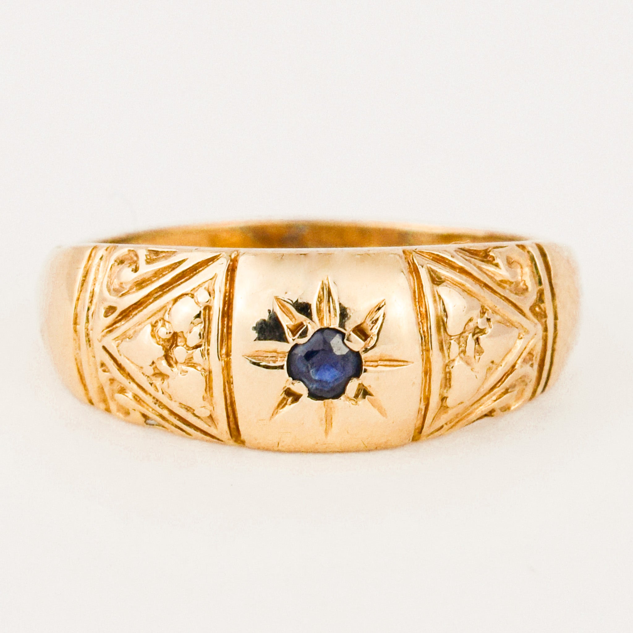 Vintage Sapphire Gold Band with Detailed Shoulders