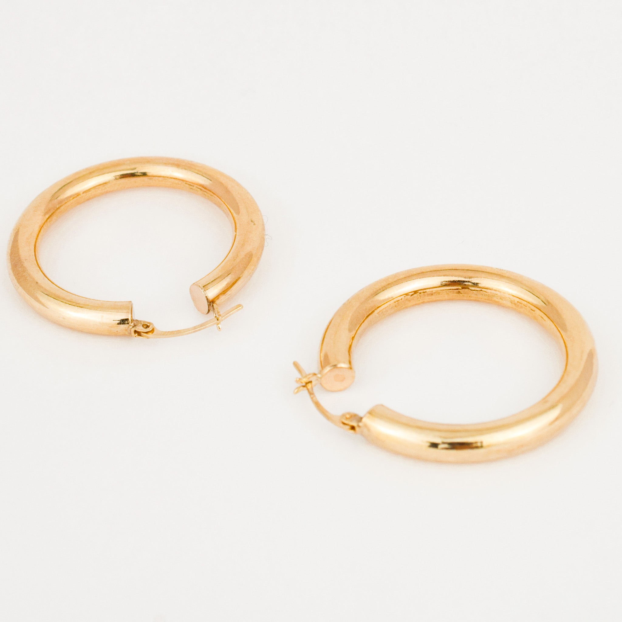 vintage gold puffy hoop earrings 