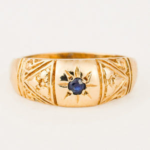 Vintage Sapphire Gold Band with Detailed Shoulders