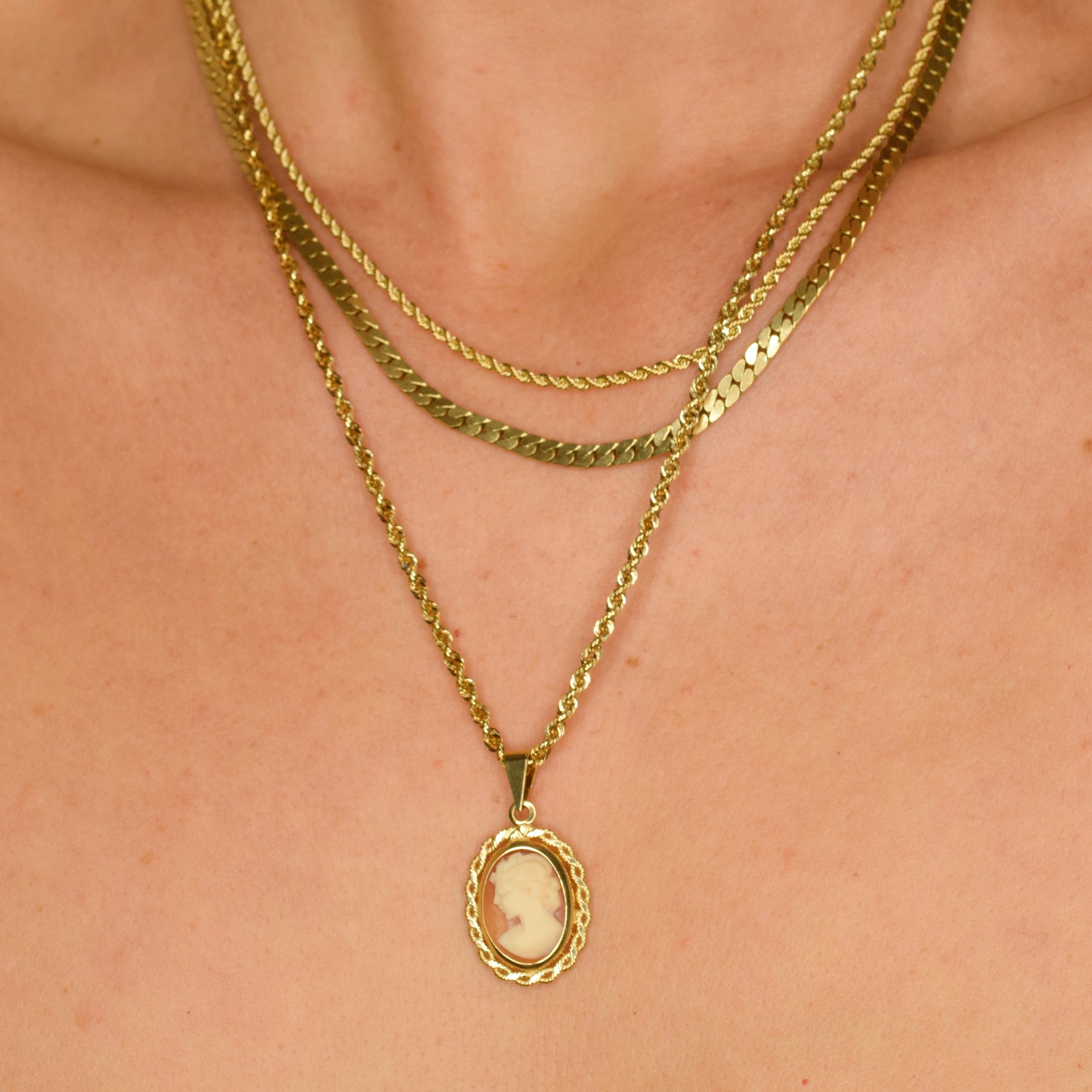 vintage gold cameo charm pendant 