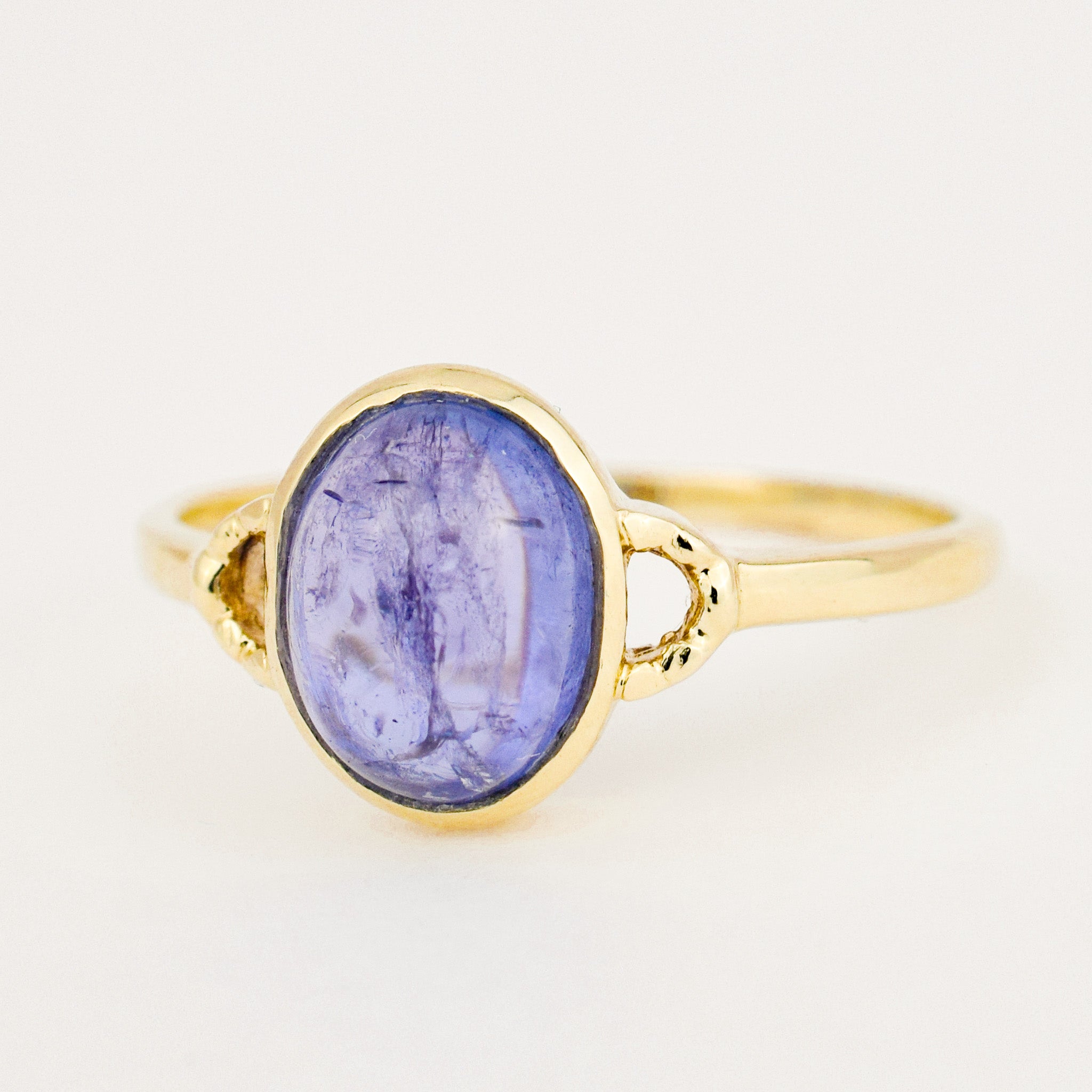 vintage Cabochon 1.6ct Tanzanite Ring
