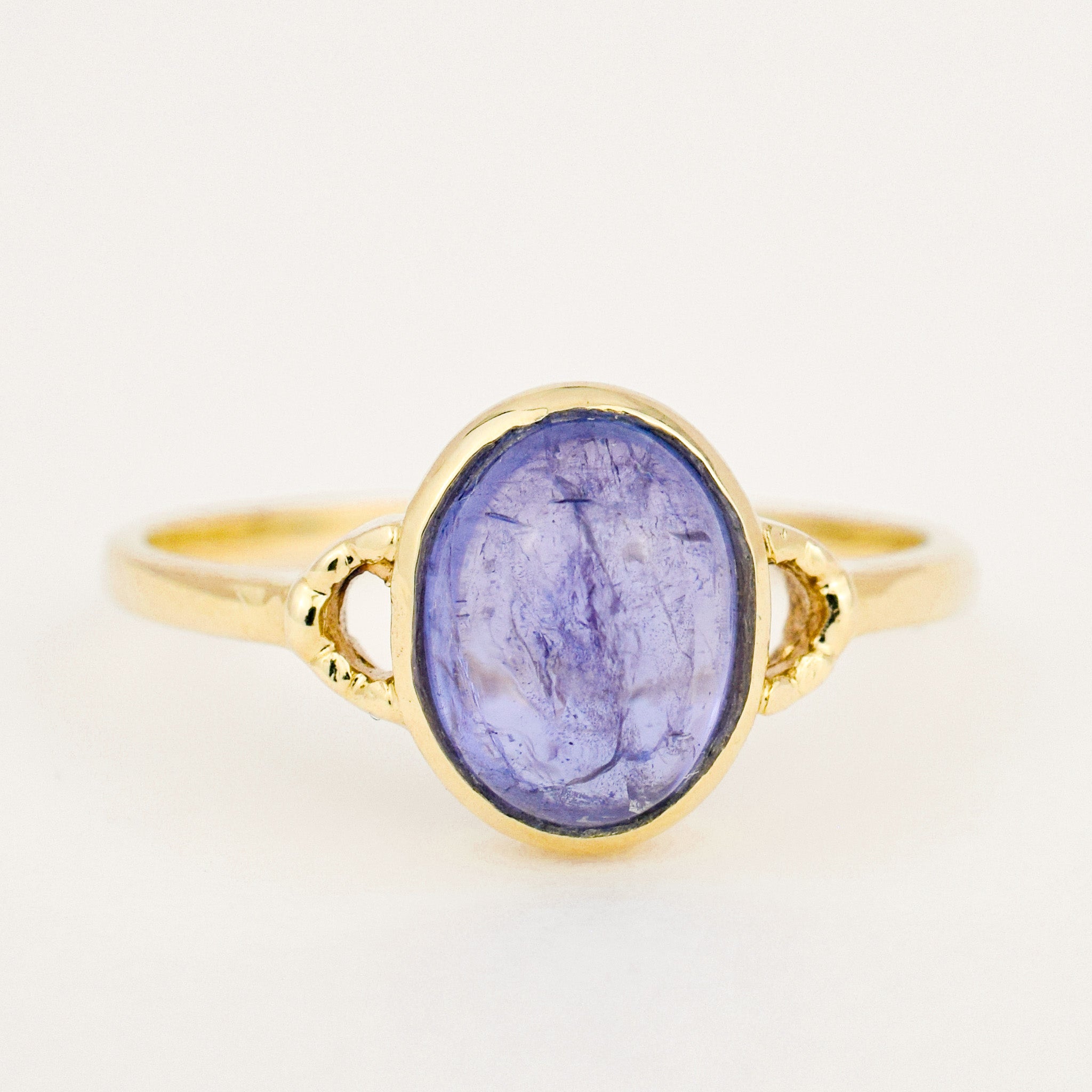 vintage Cabochon 1.6ct Tanzanite Ring